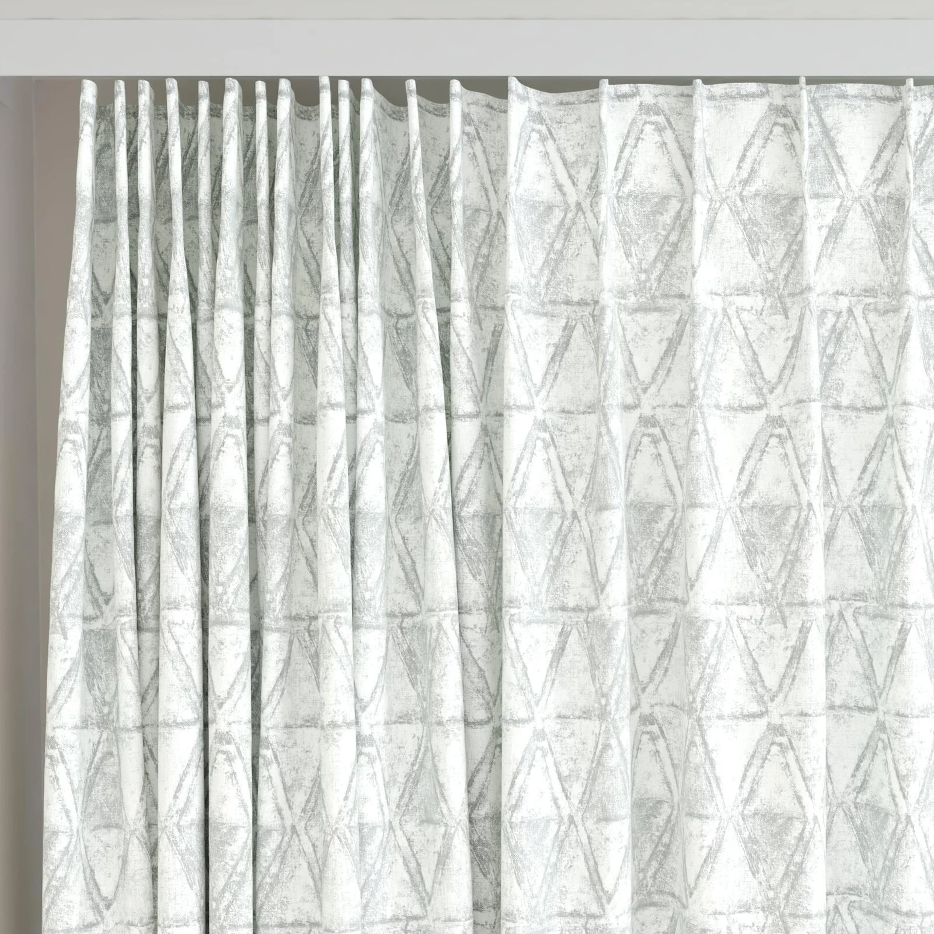 Top view of Handsome Crystal, on curtain rail