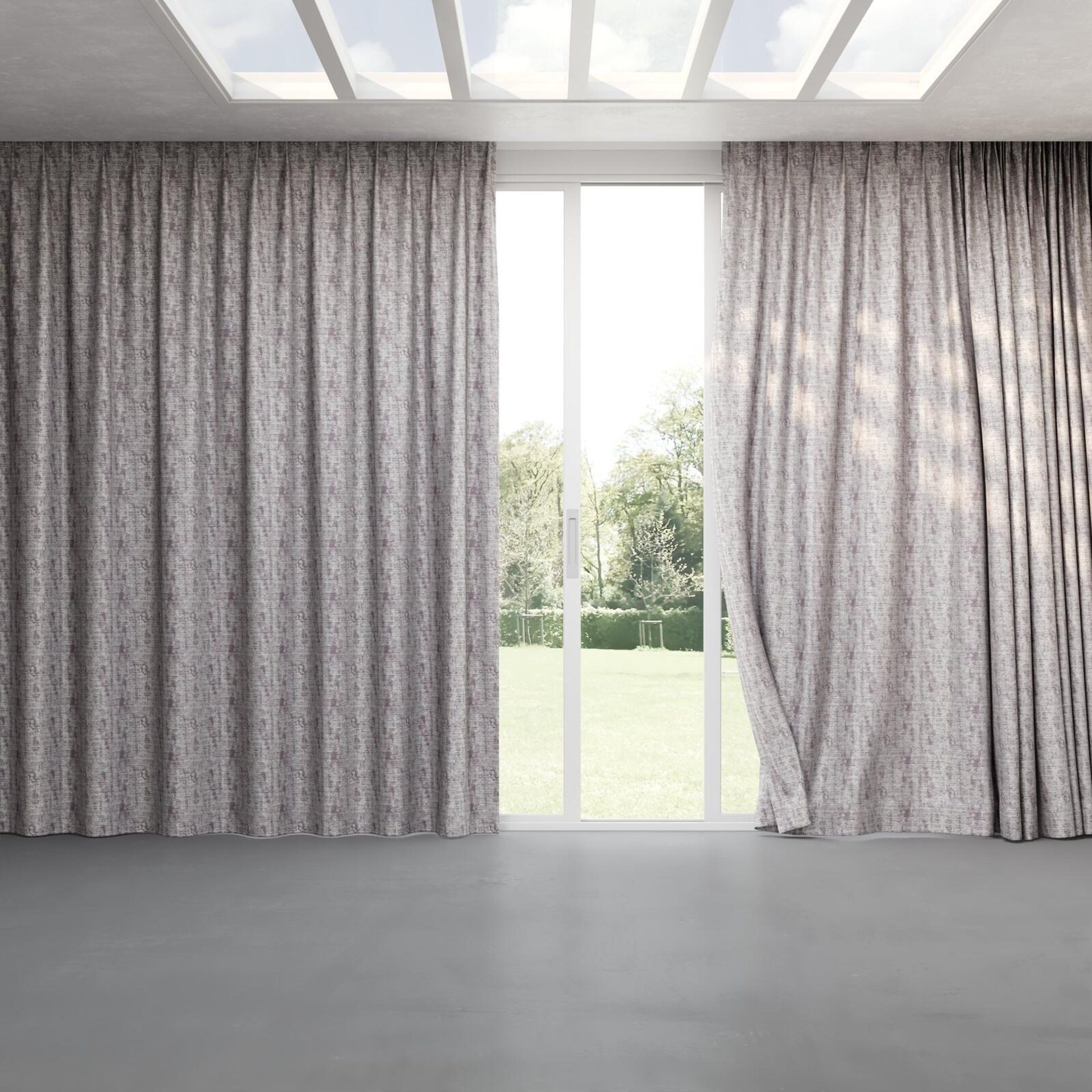 Full view of Member Twilight, pinch pleat