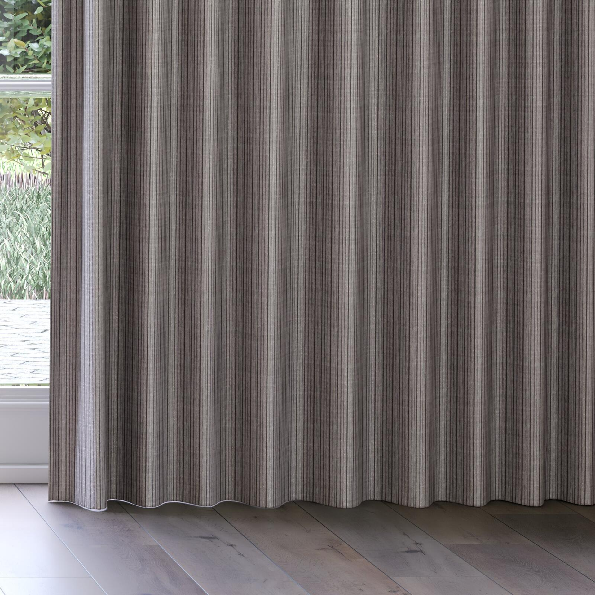 Bottom view of Oviedo Fog, on curtain rail