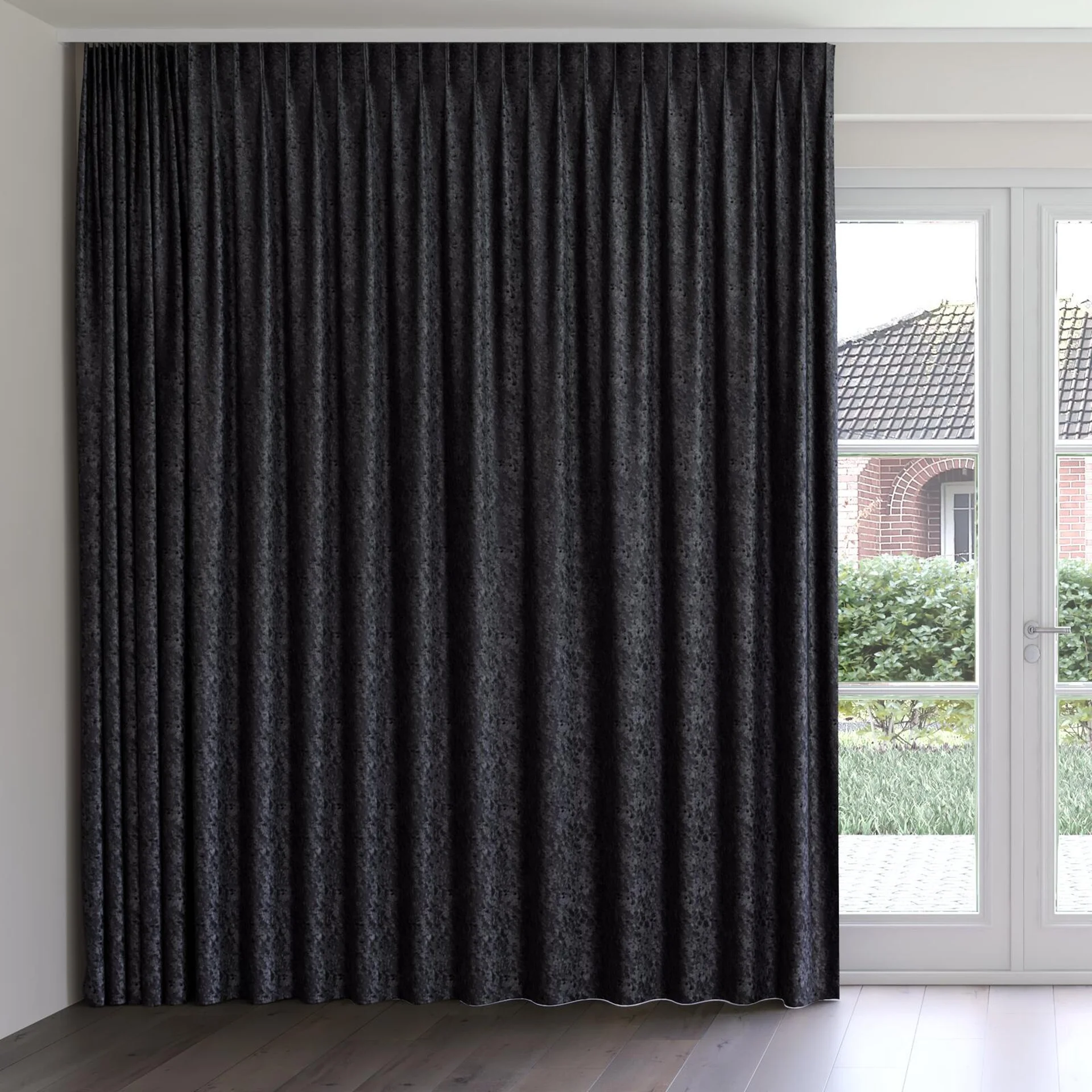 Front view of Opera Sterling, on curtain rail