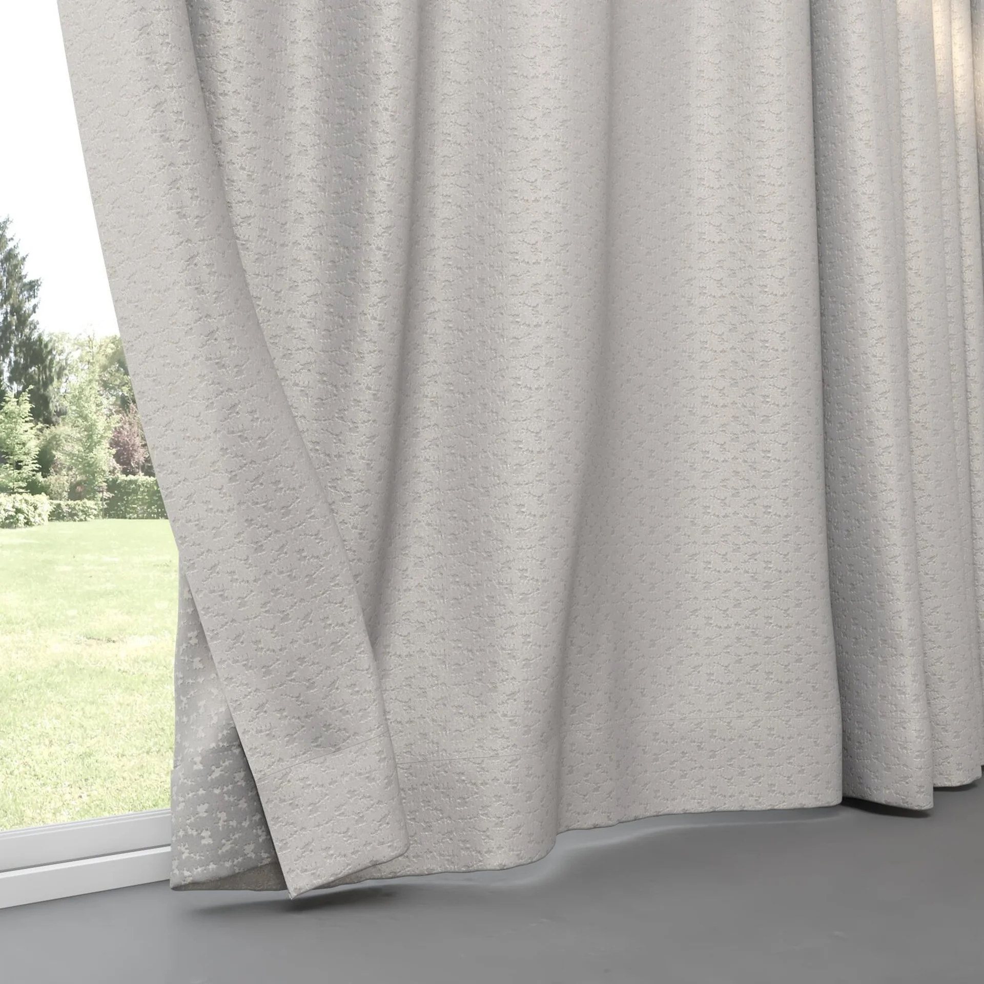 Bottom view of Requiem Silver, pinch pleat