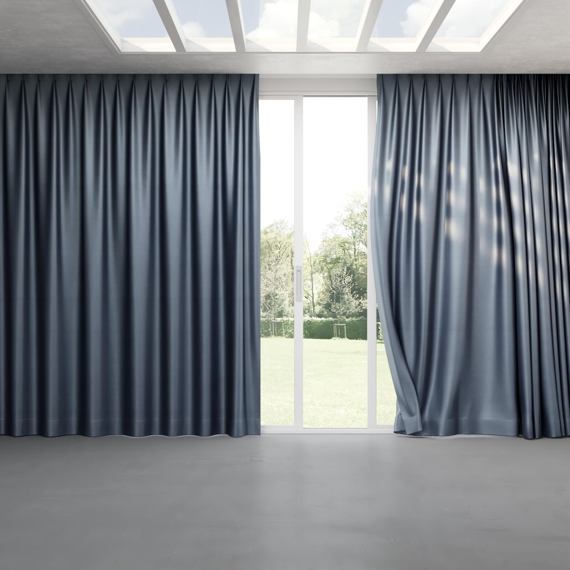 Full view of Mont Blanc Sky, pinch pleat