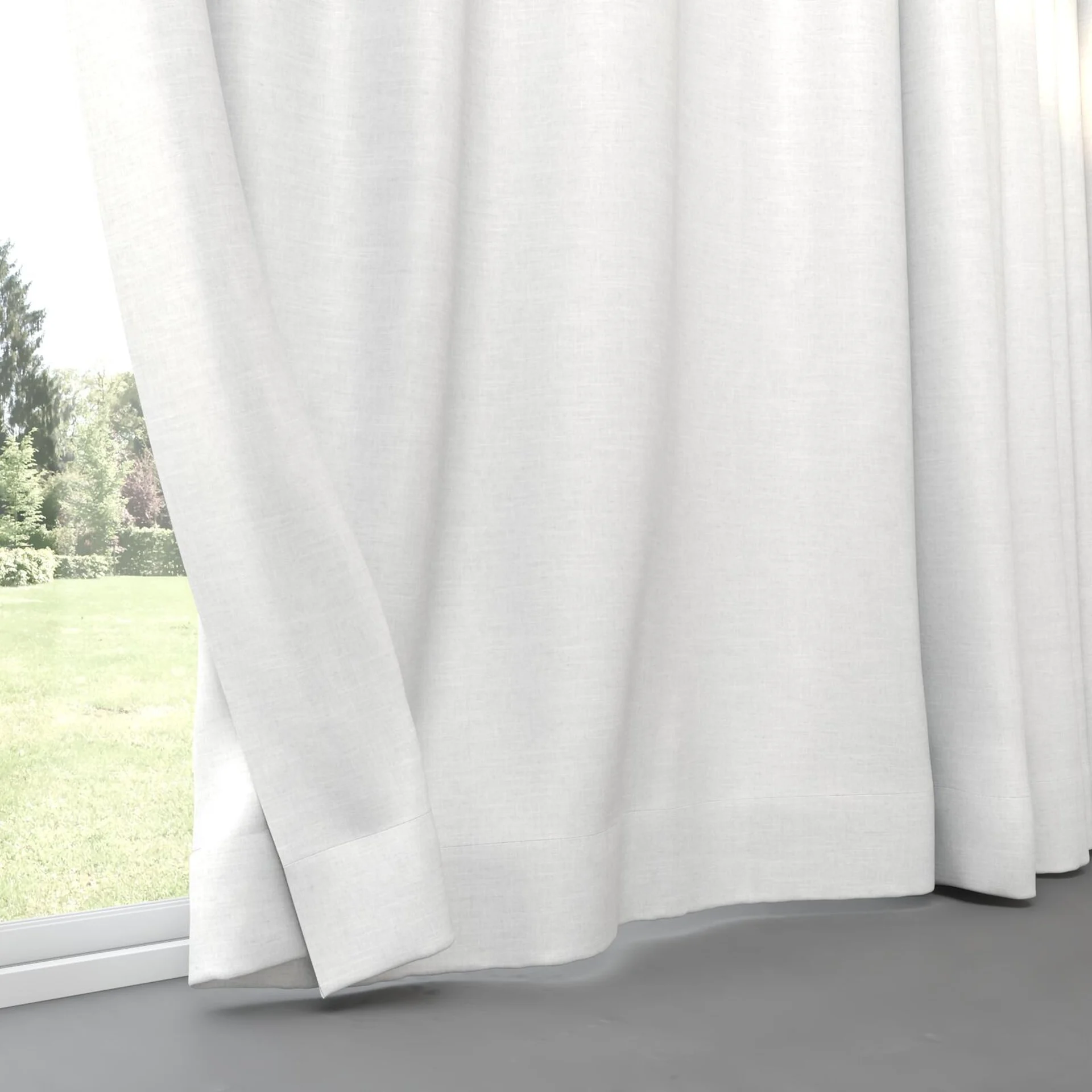 Bottom view of Tonto Pure, pinch pleat