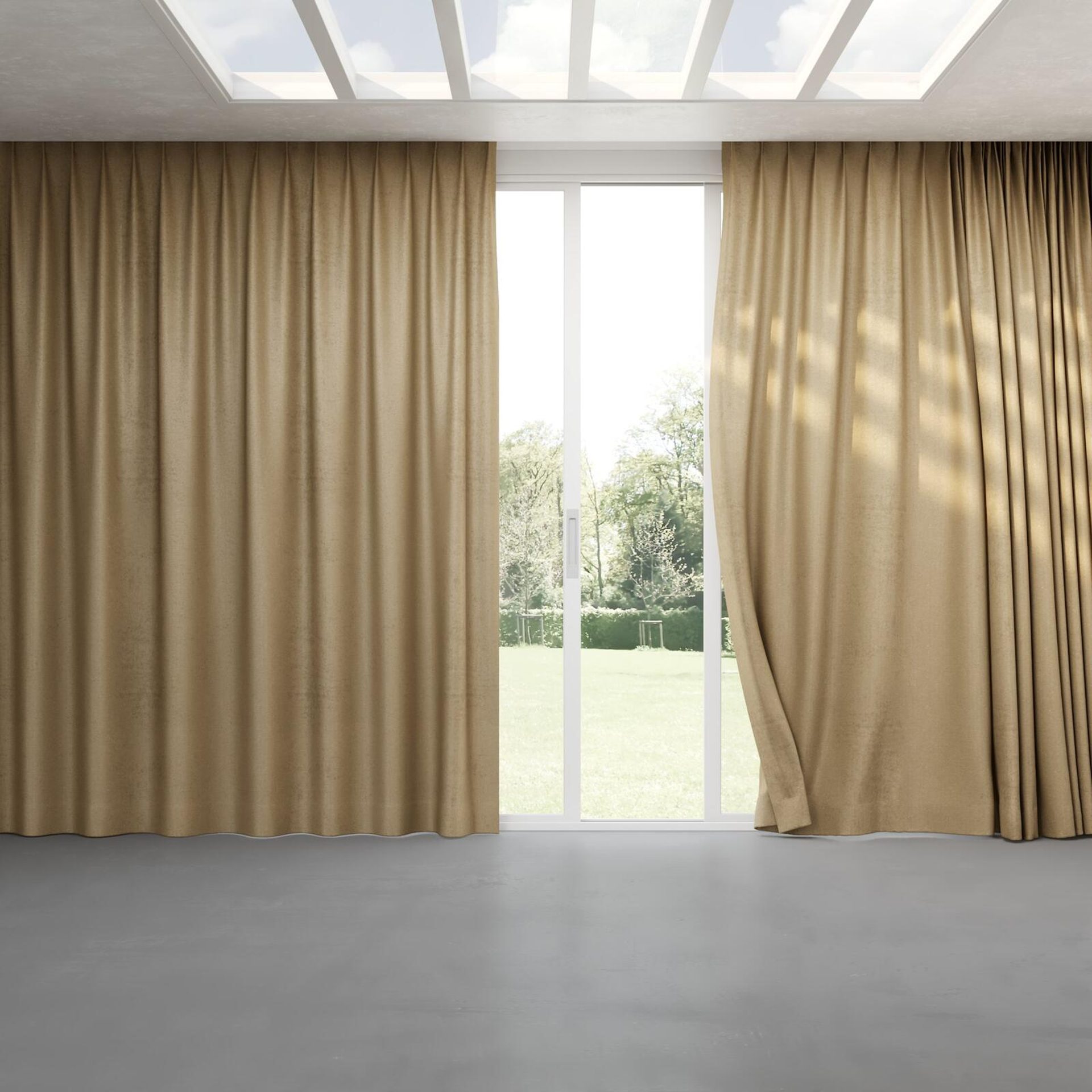 Full view of Lambada Whisper, pinch pleat