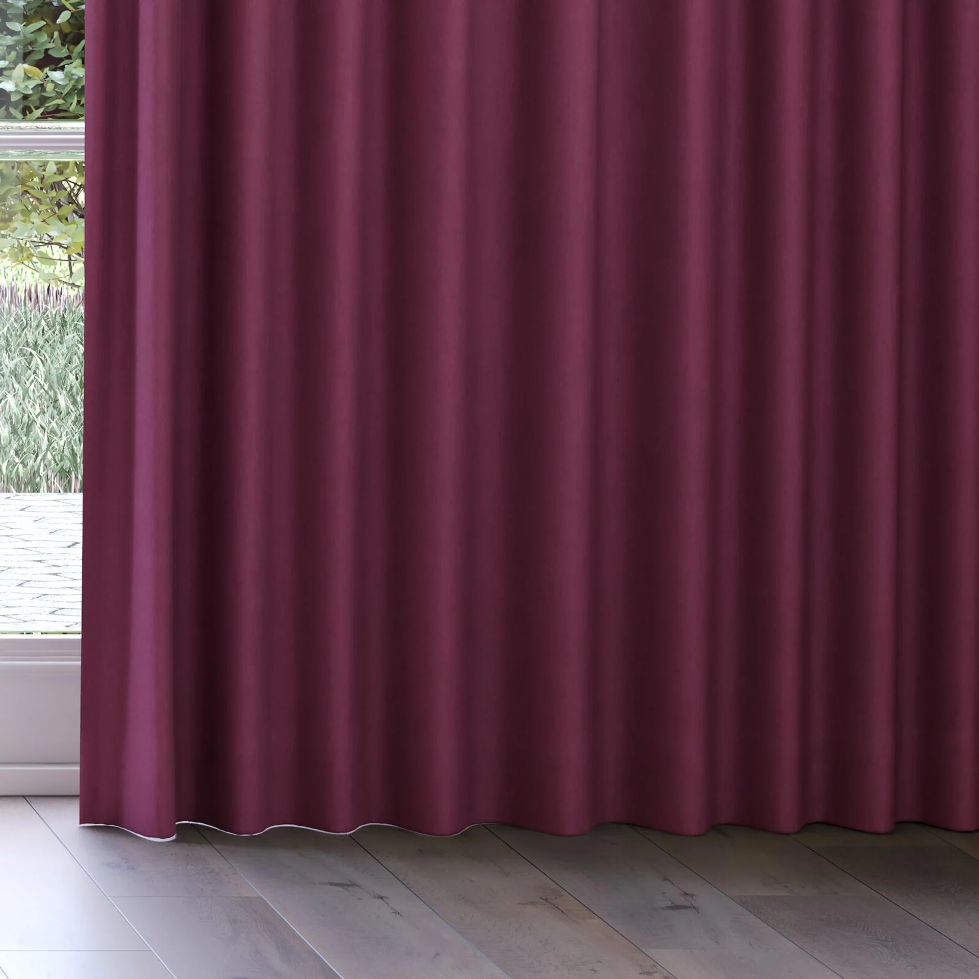 Bottom view of Lech Passion, on curtain rail