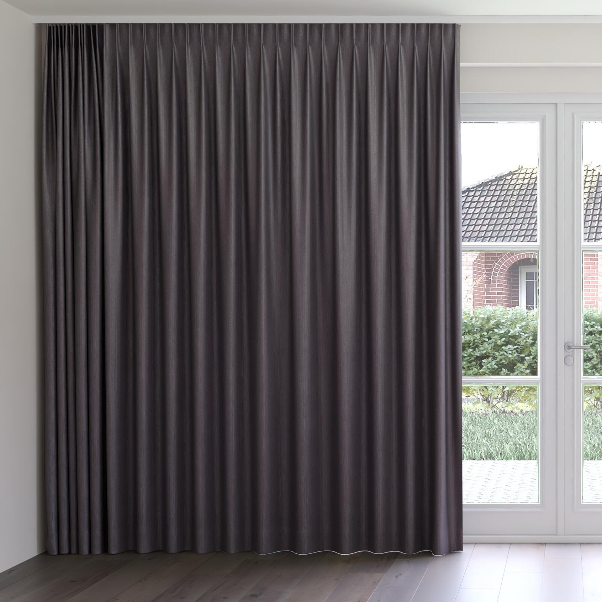 Front view of Hombre Charcoal, on curtain rail