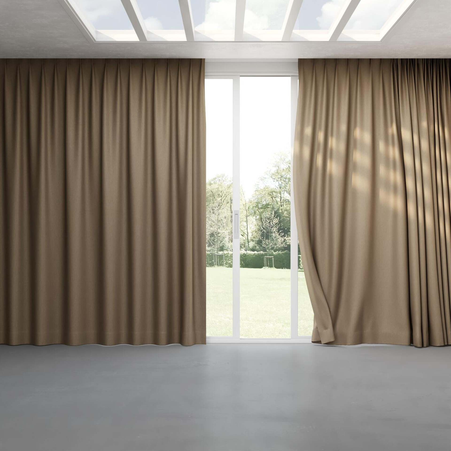 Full view of Cordoba Havana, pinch pleat