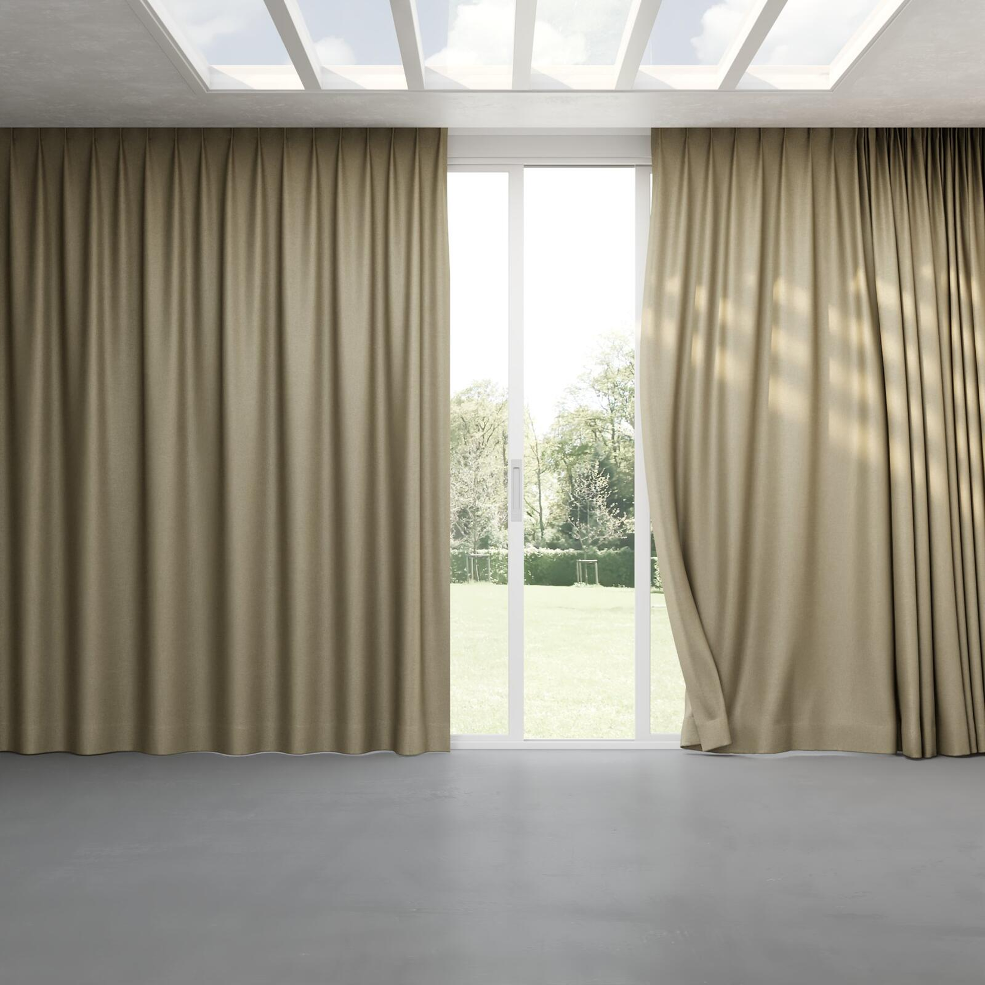 Full view of Bronco Cement, pinch pleat