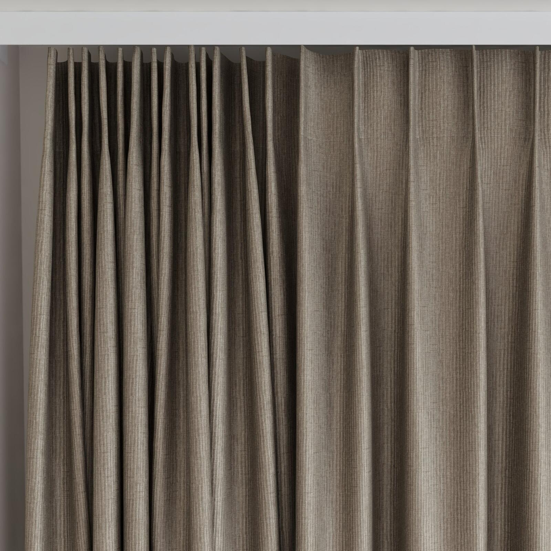 Top view of Hombre Stucco, on curtain rail