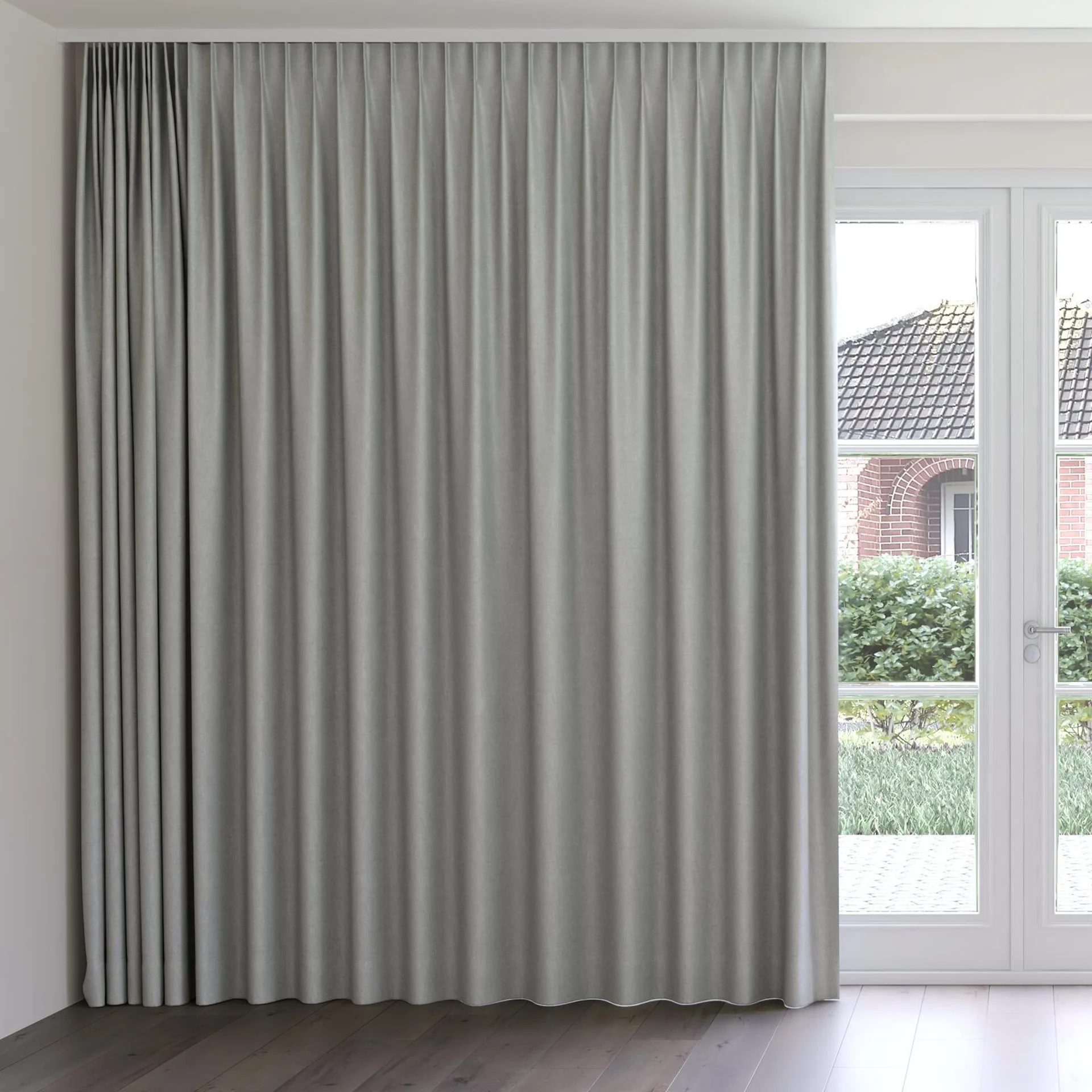 Front view of Perfecto Aluminium, on curtain rail
