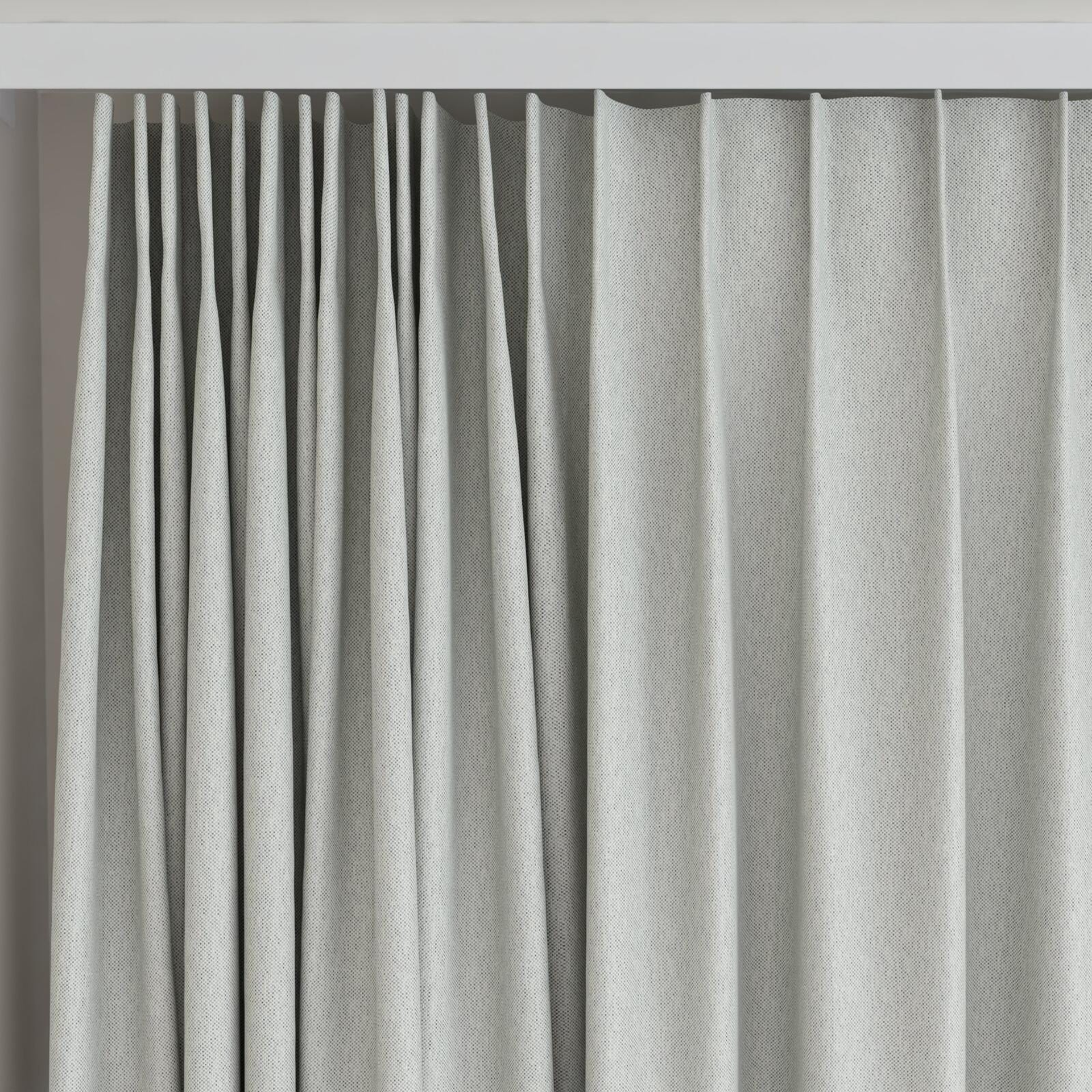 Top view of Dream Weaver 300 Flint, on curtain rail