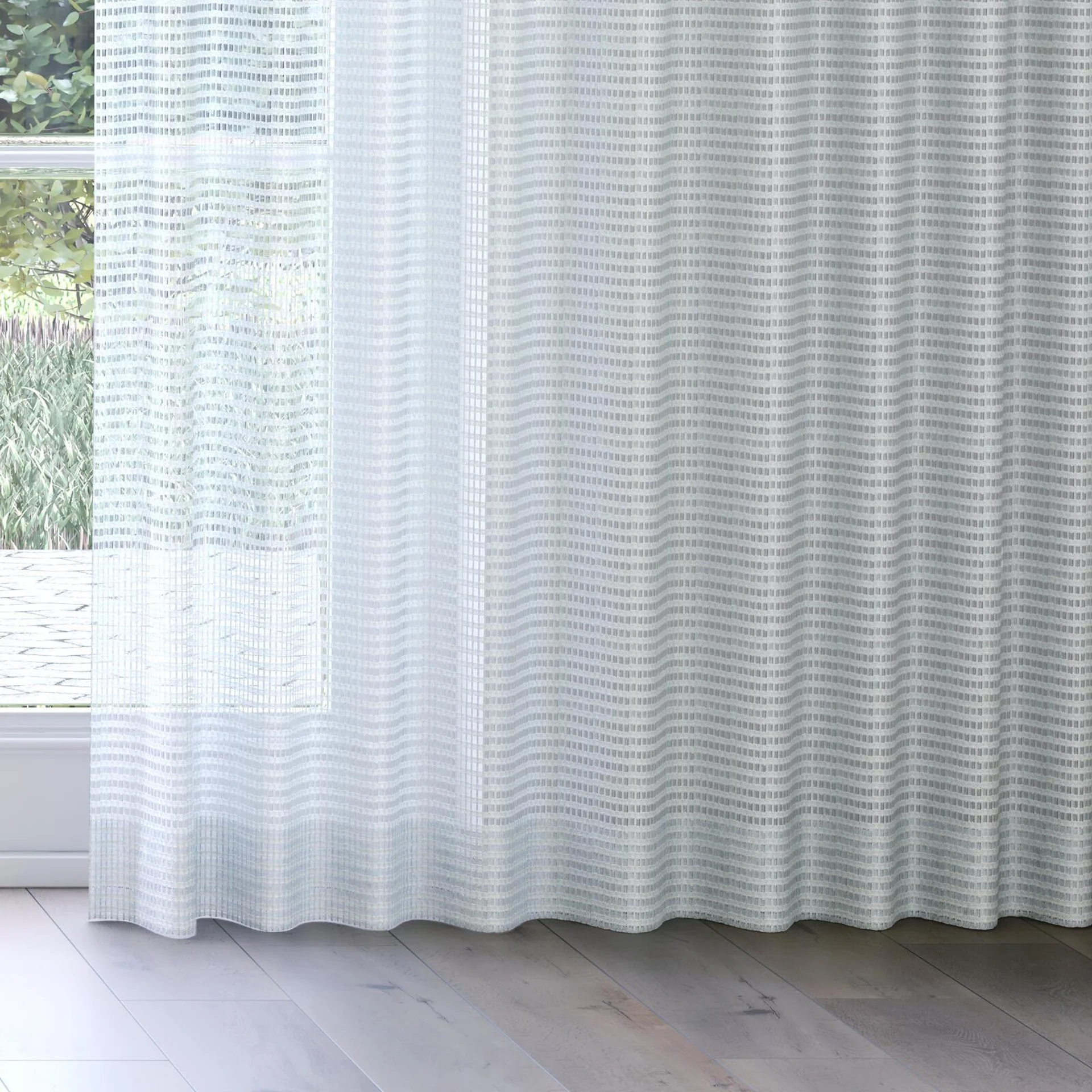 Bottom view of Bryce Fog, on curtain rail