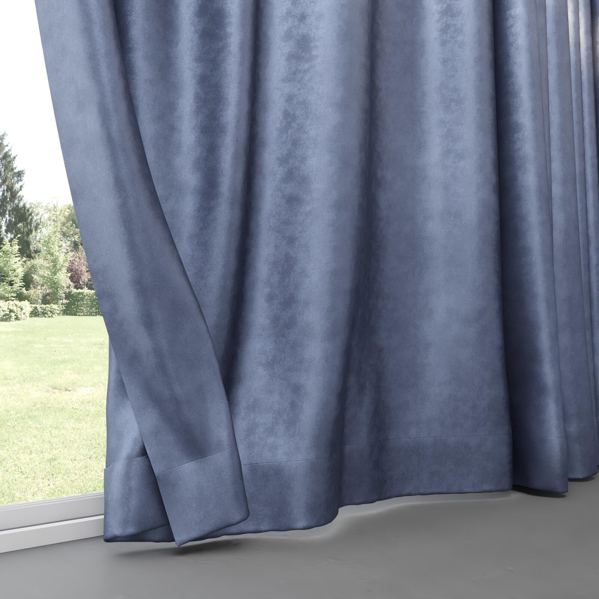 Bottom view of Fizz Night, pinch pleat
