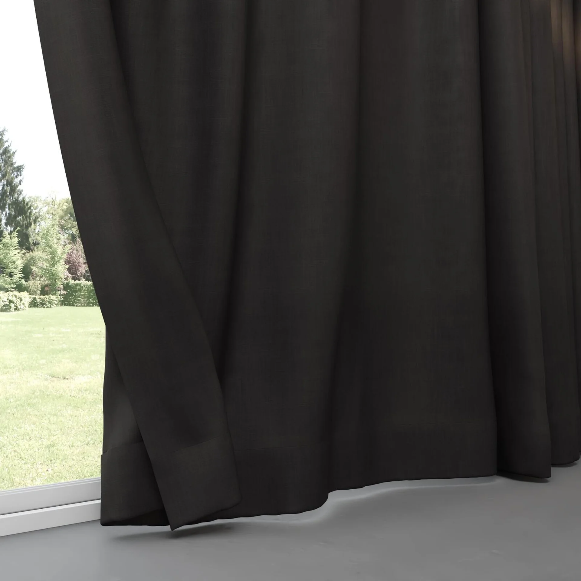 Bottom view of Lexicon Onyx, pinch pleat