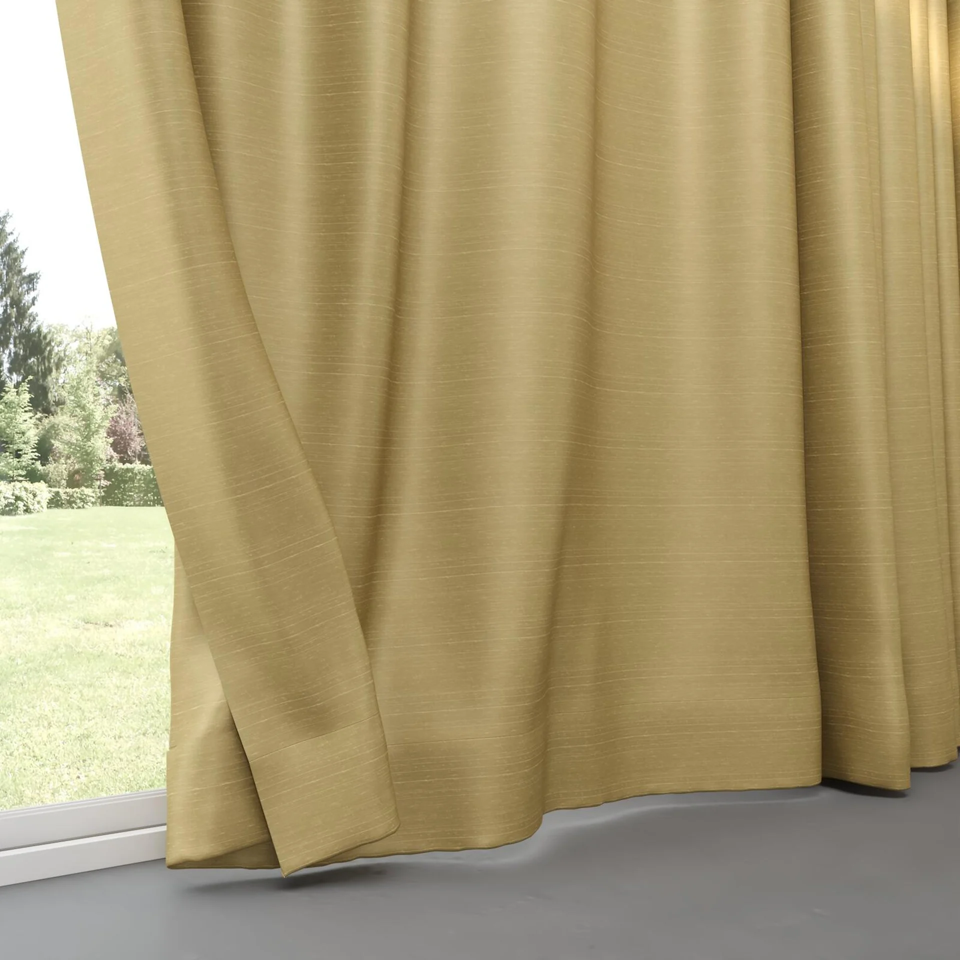 Bottom view of Silky Tinsel, pinch pleat