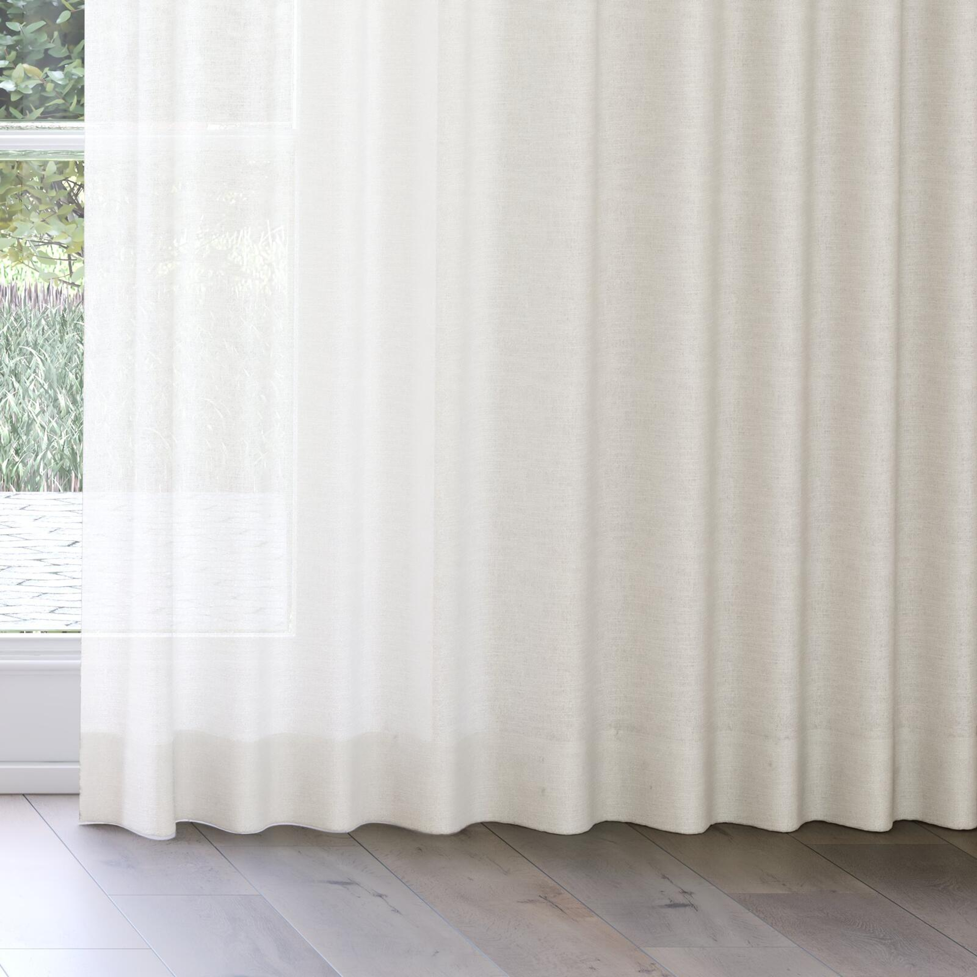 Bottom view of Revel Nougat, on curtain rail