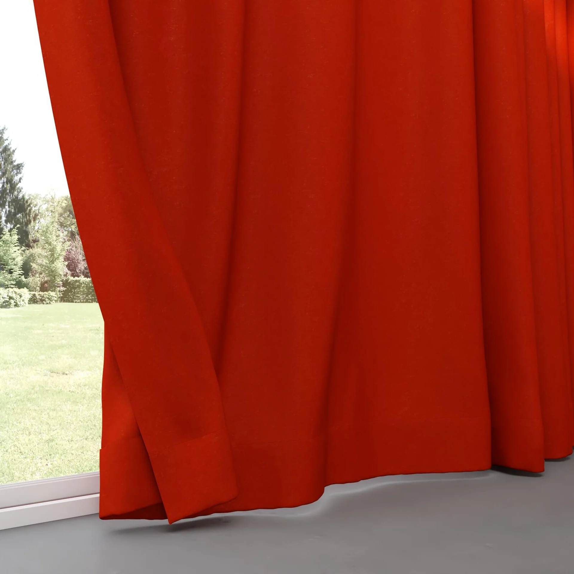 Bottom view of Moon Terra, pinch pleat