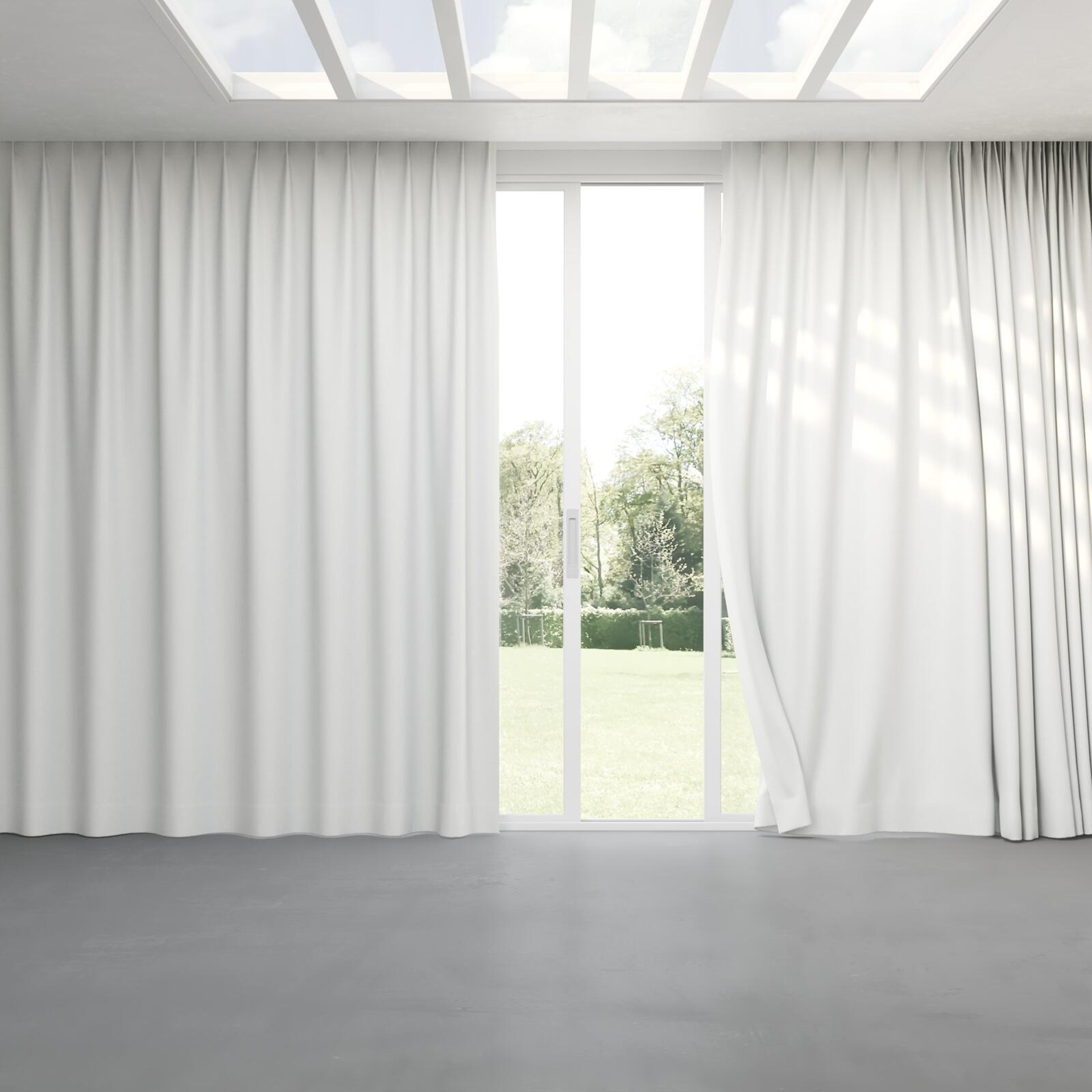 Full view of Re Delis Swan, pinch pleat