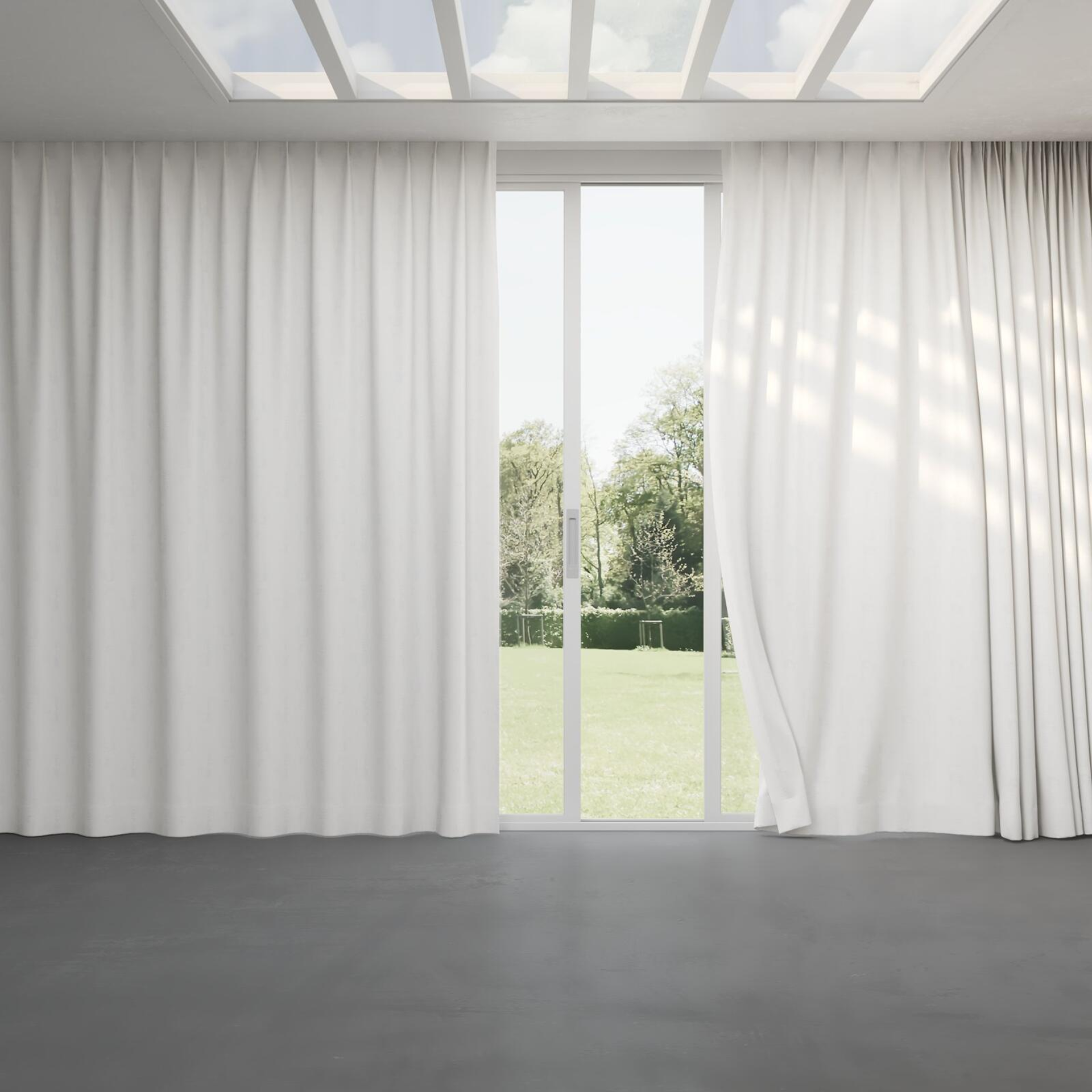 Full view of Innovation Snow, pinch pleat