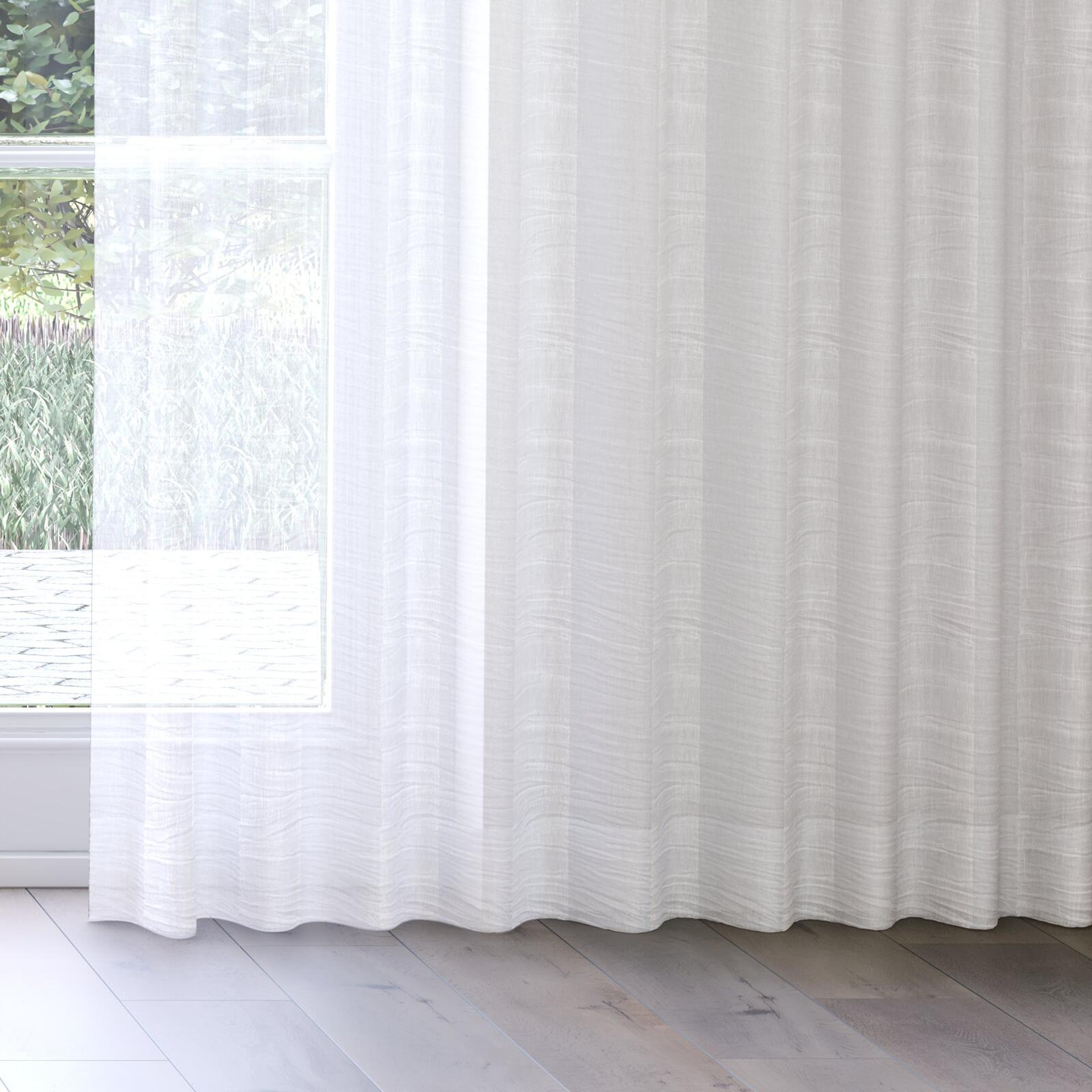 Bottom view of Impression Vapour, on curtain rail