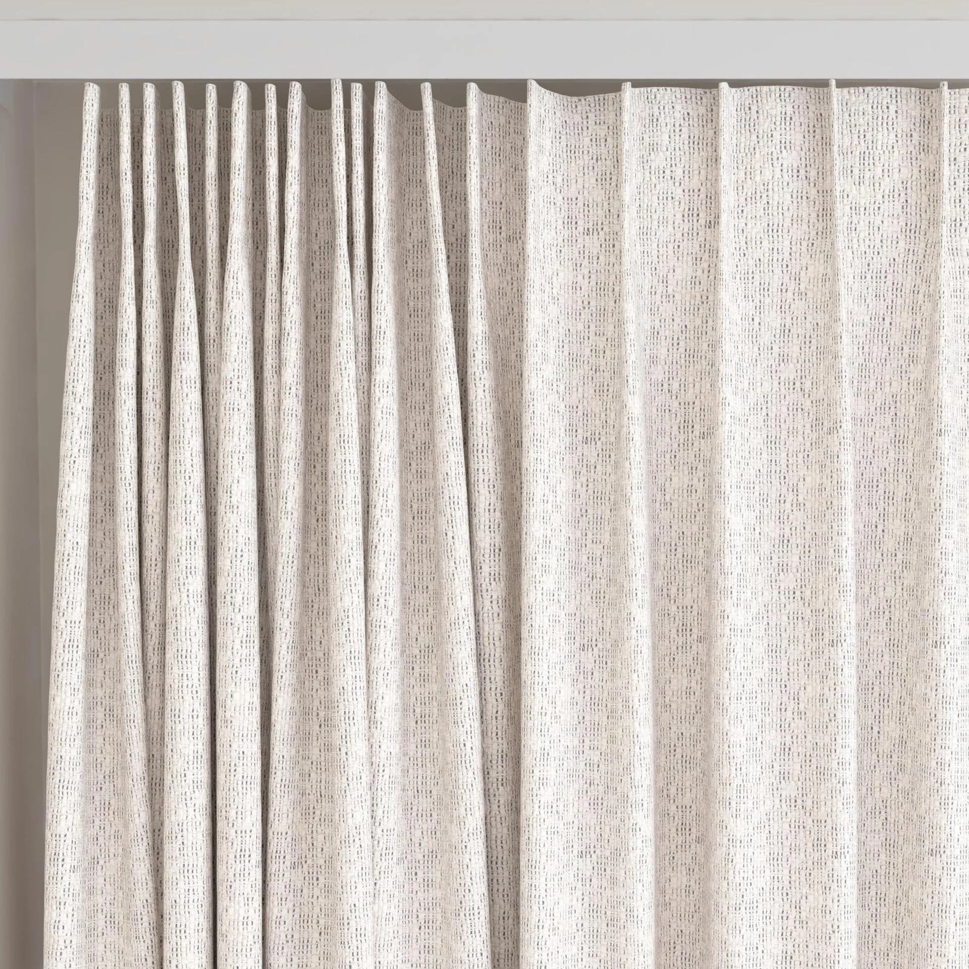 Top view of Cestino Bone, on curtain rail