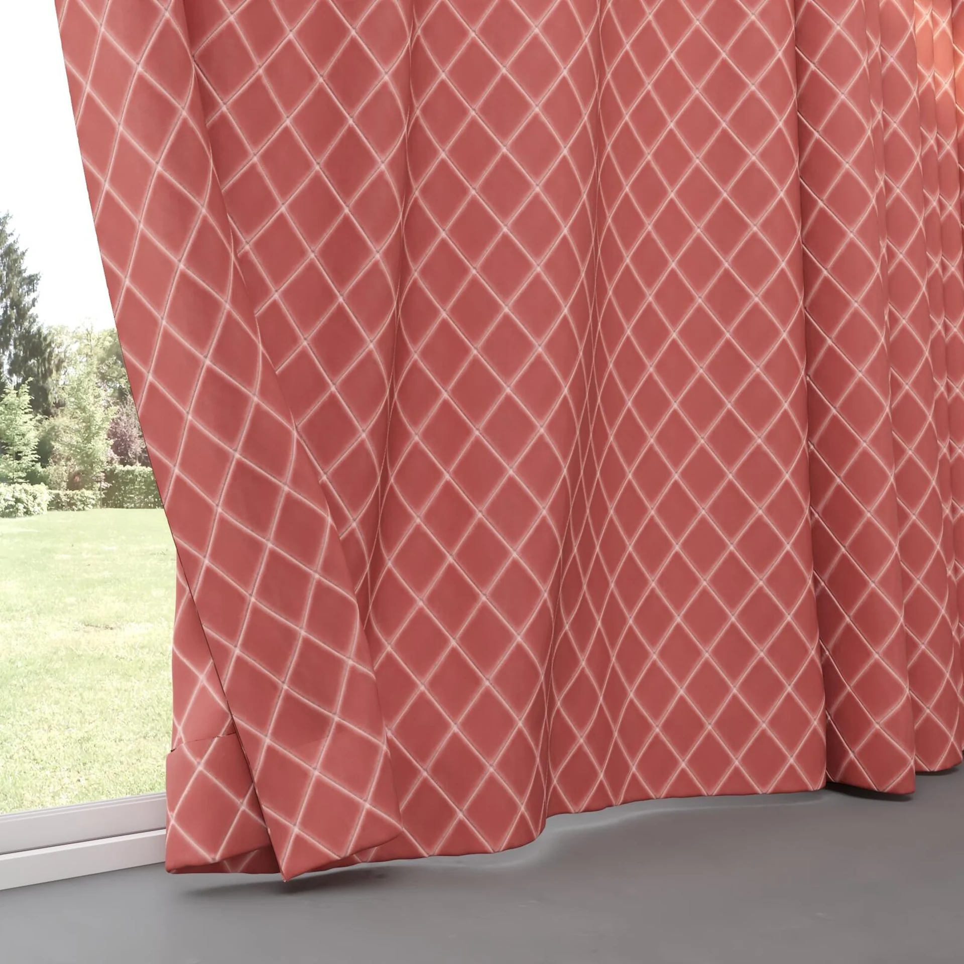 Bottom view of Pantheon Bellini, pinch pleat
