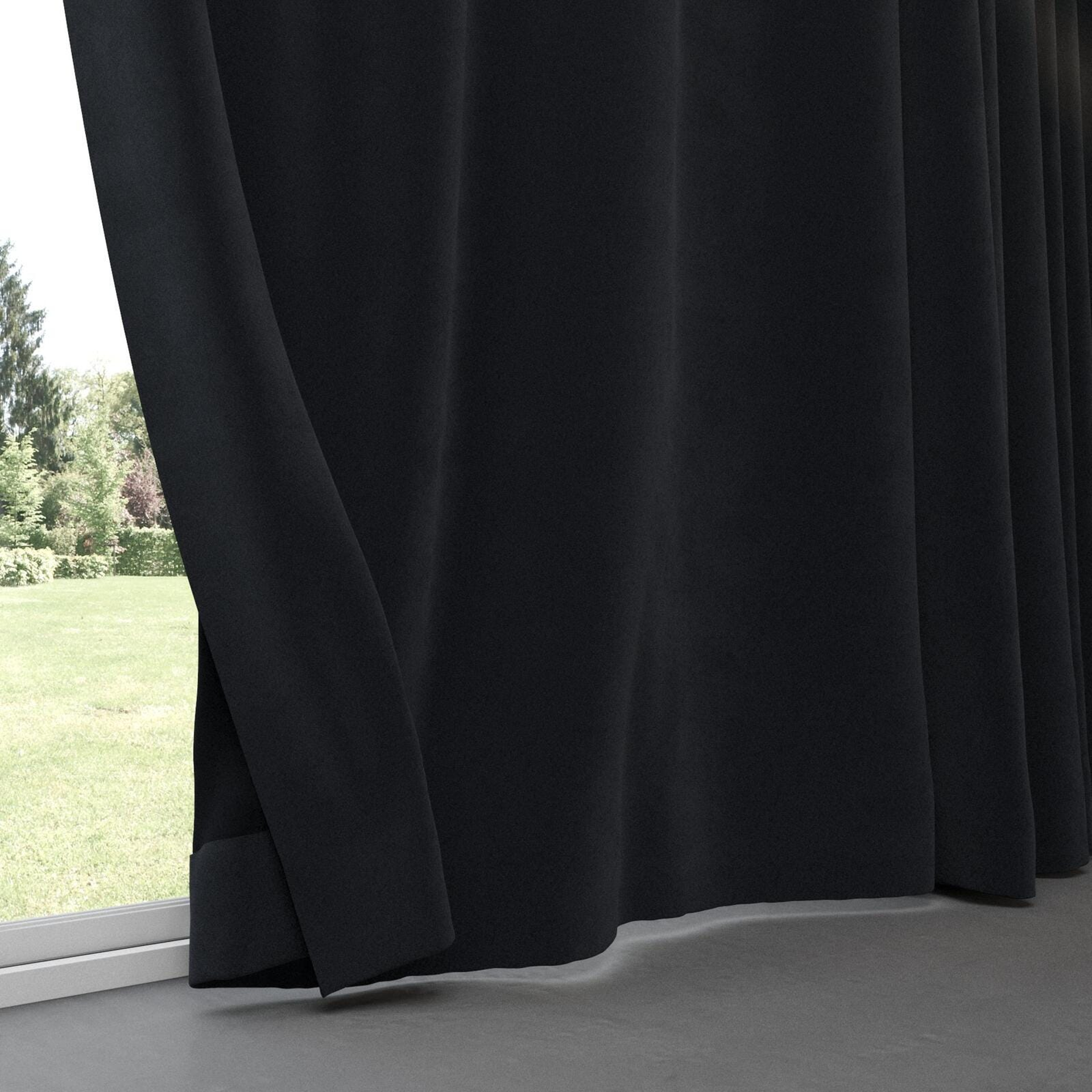 Bottom view of Verbier Dice, pinch pleat