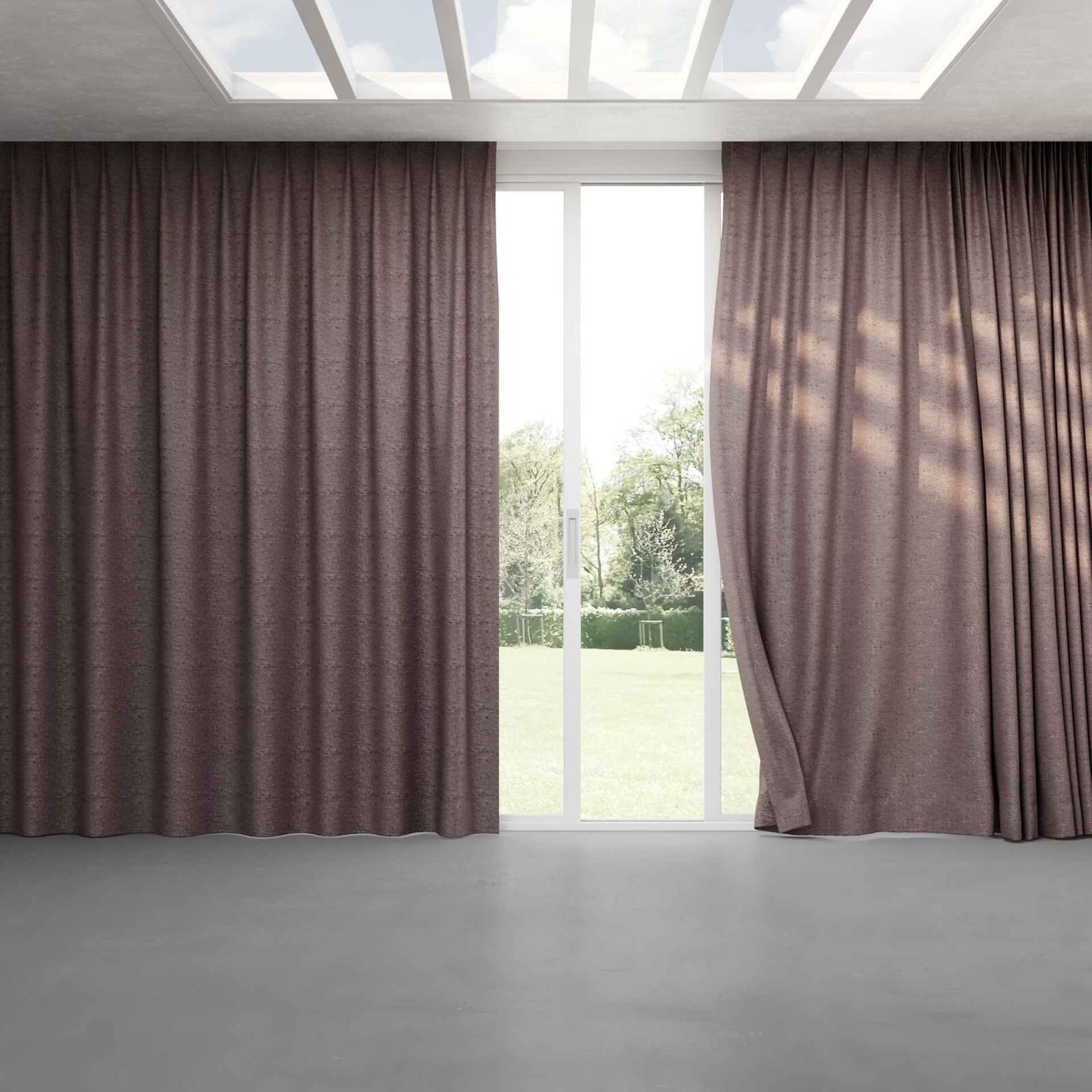 Full view of Monsieur Griffin, pinch pleat