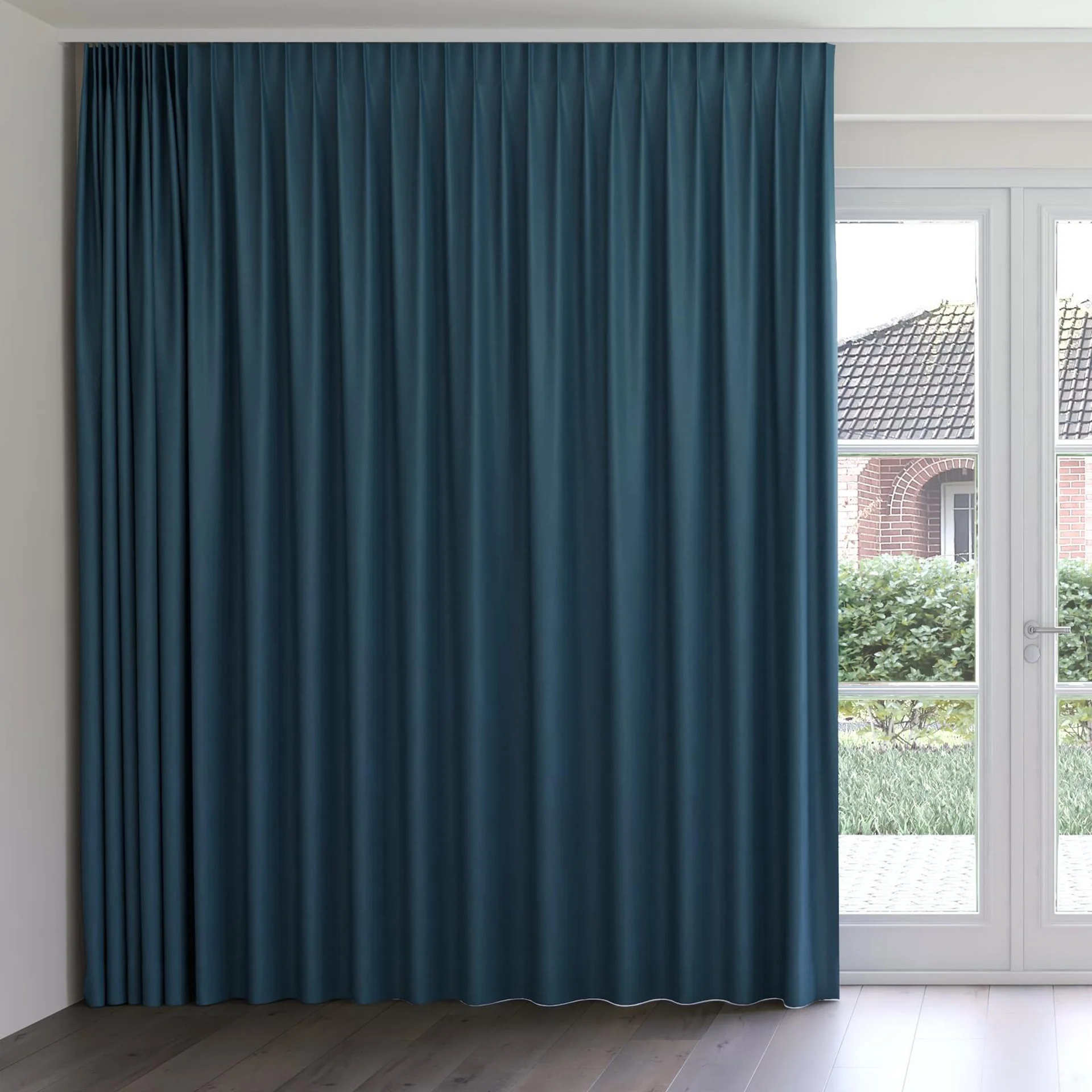 Front view of Luxo Petrol, on curtain rail