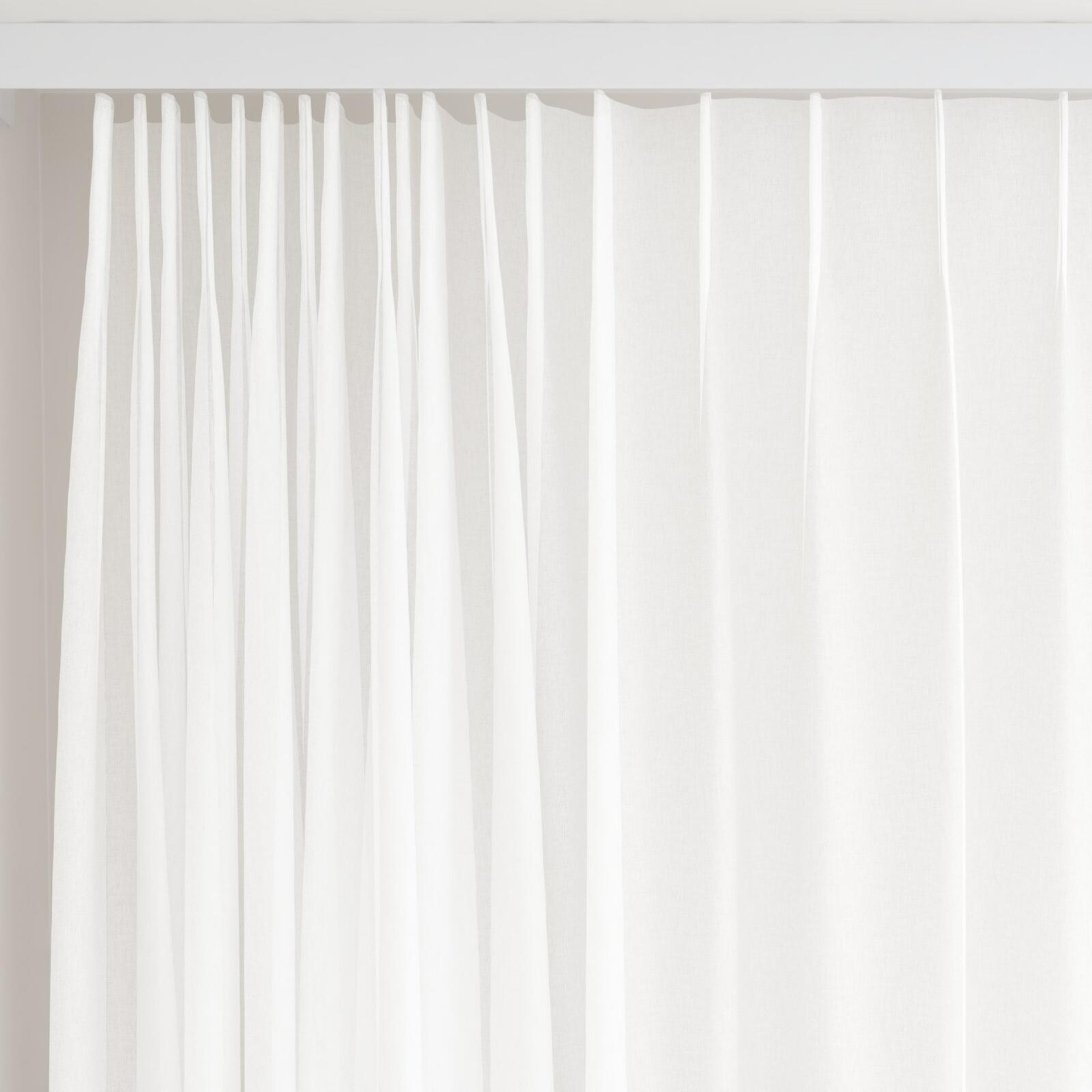 Top view of Sardinia Whitewash, on curtain rail