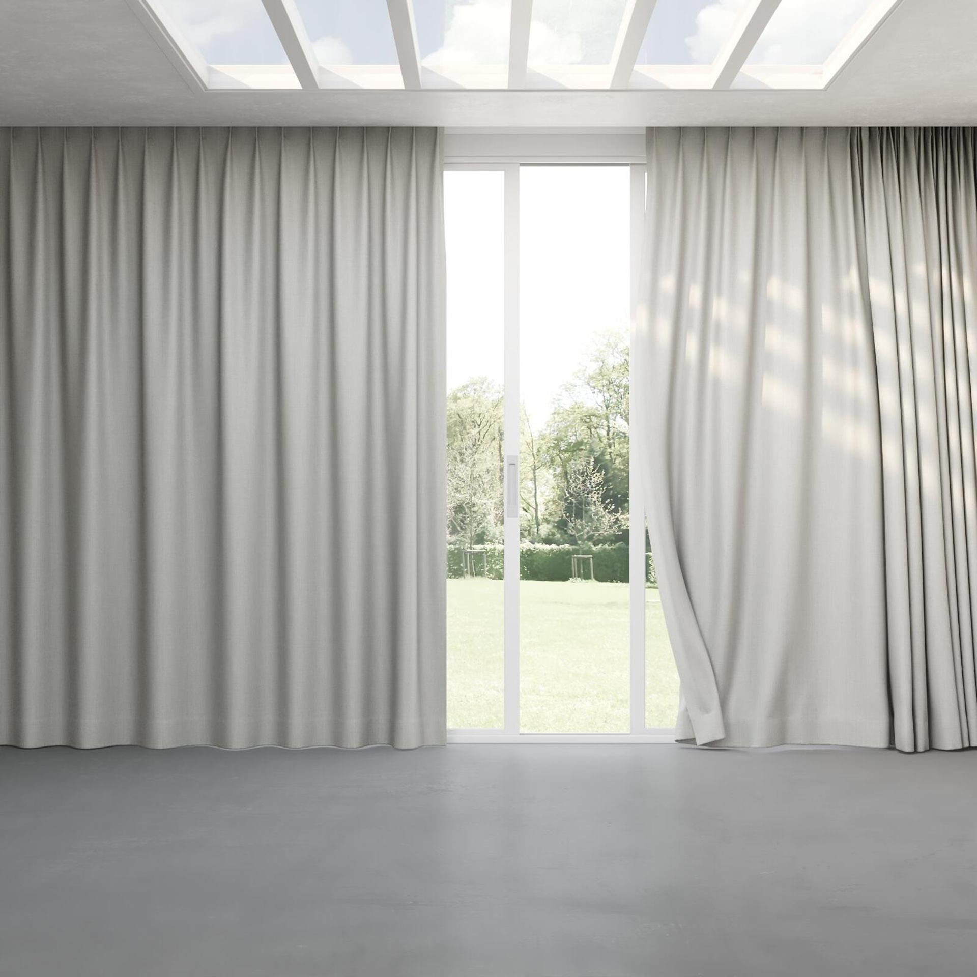 Full view of Gent Whisper, pinch pleat
