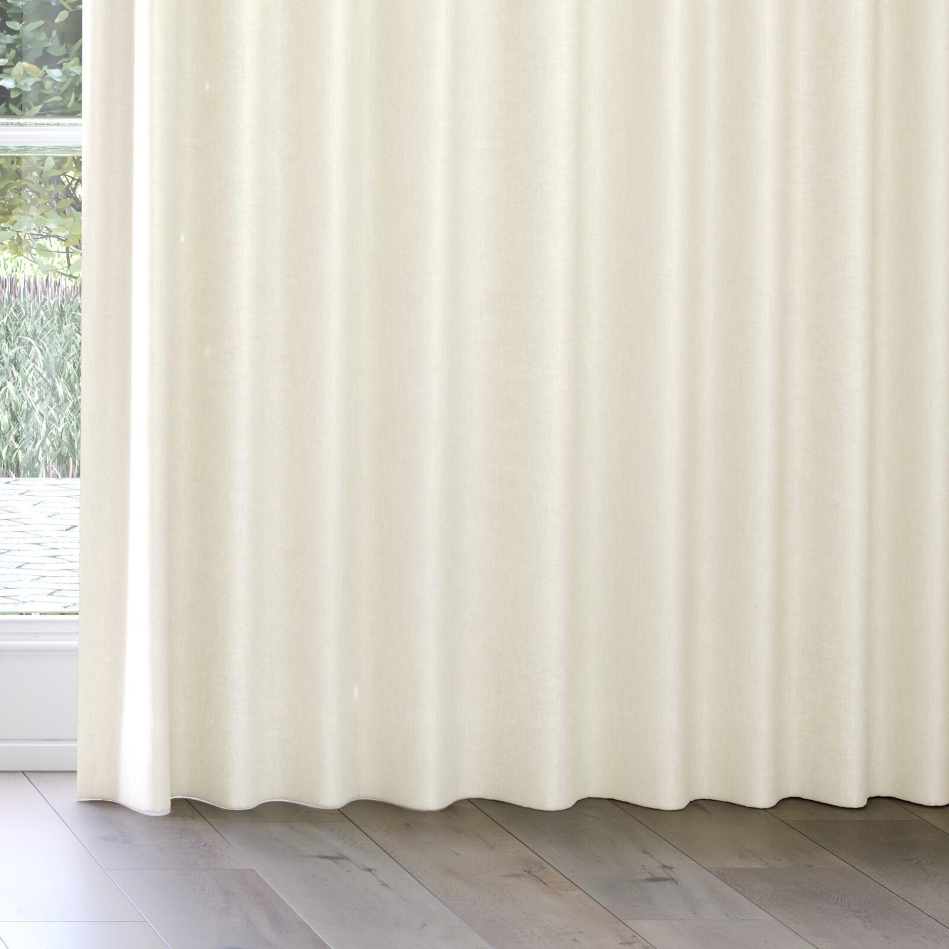 Bottom view of Bronco Wool, on curtain rail