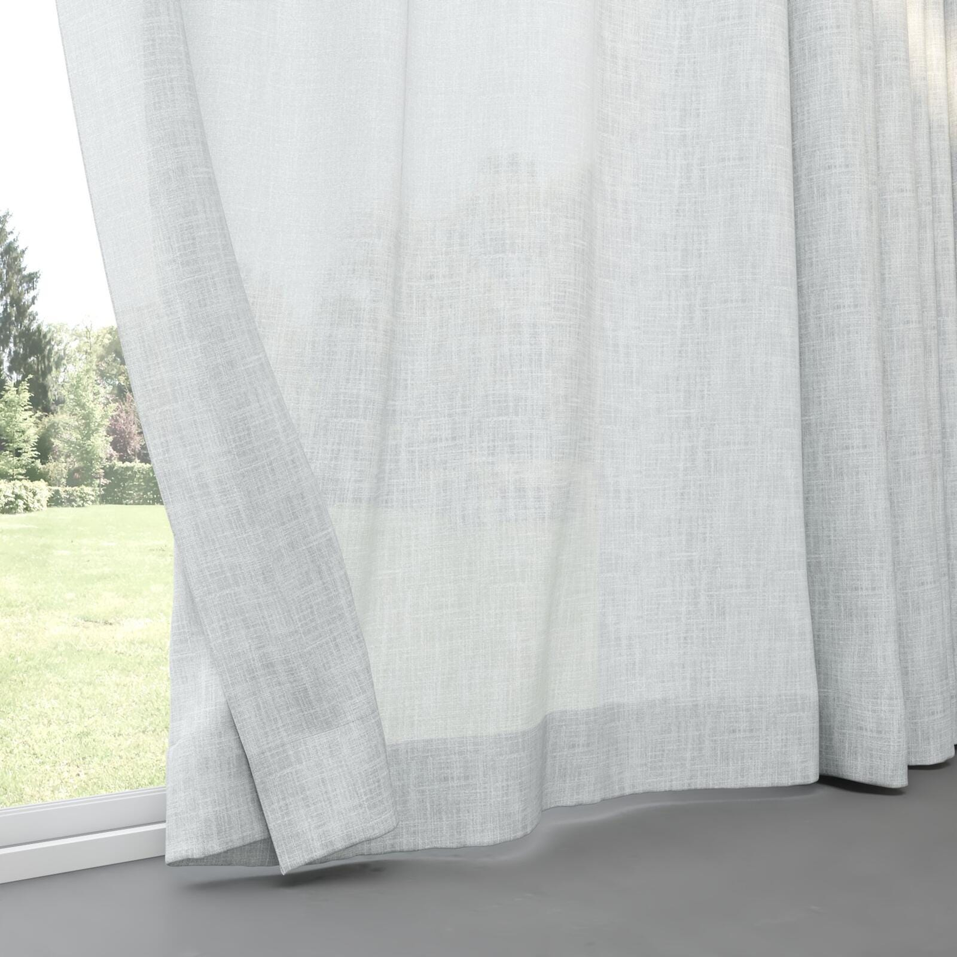 Bottom view of Motion Fog, pinch pleat