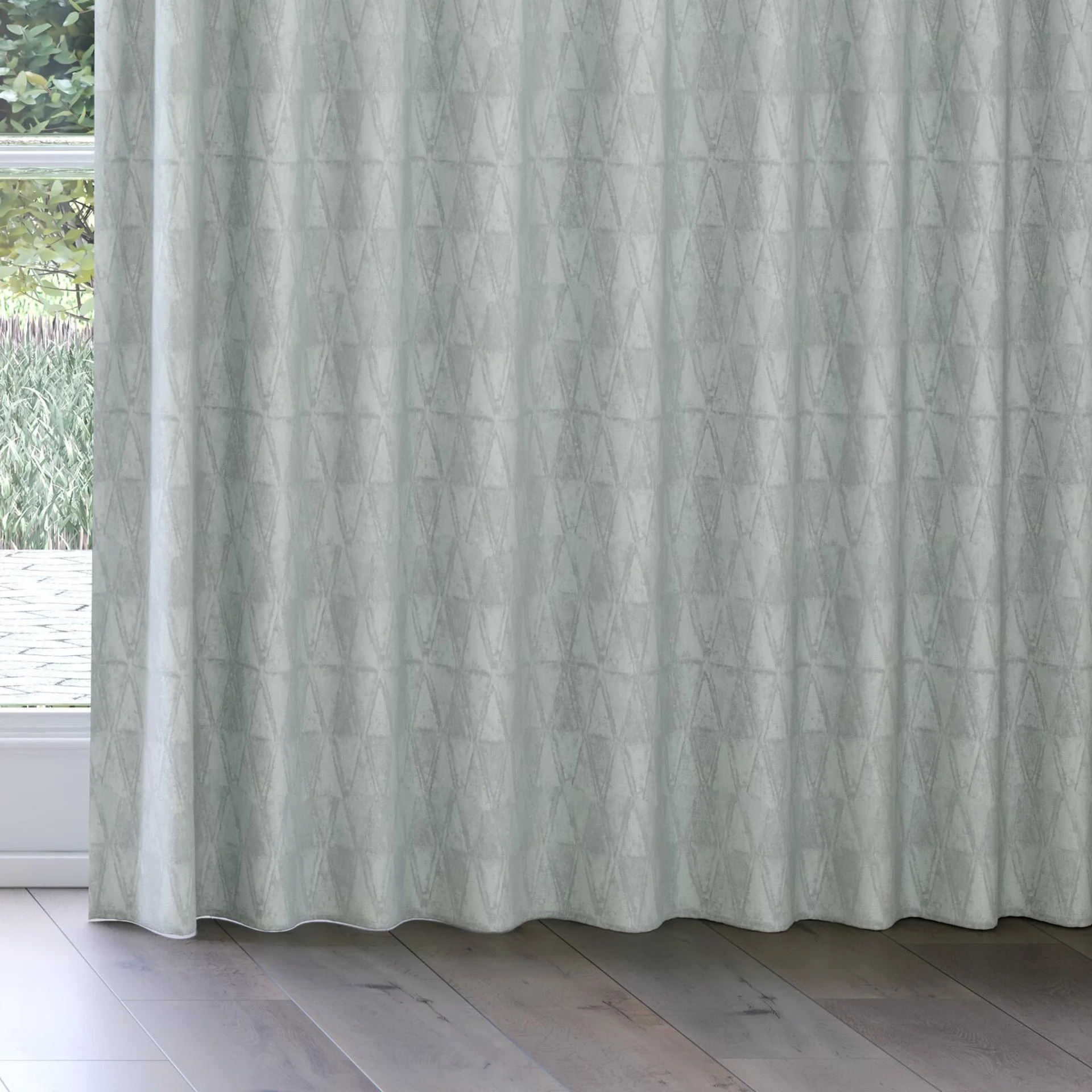 Bottom view of Handsome Aqua, on curtain rail