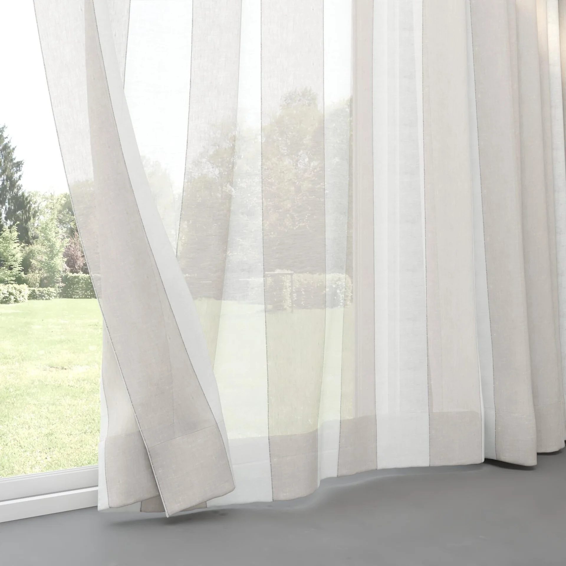 Bottom view of Kyoto Stripe Linen, pinch pleat