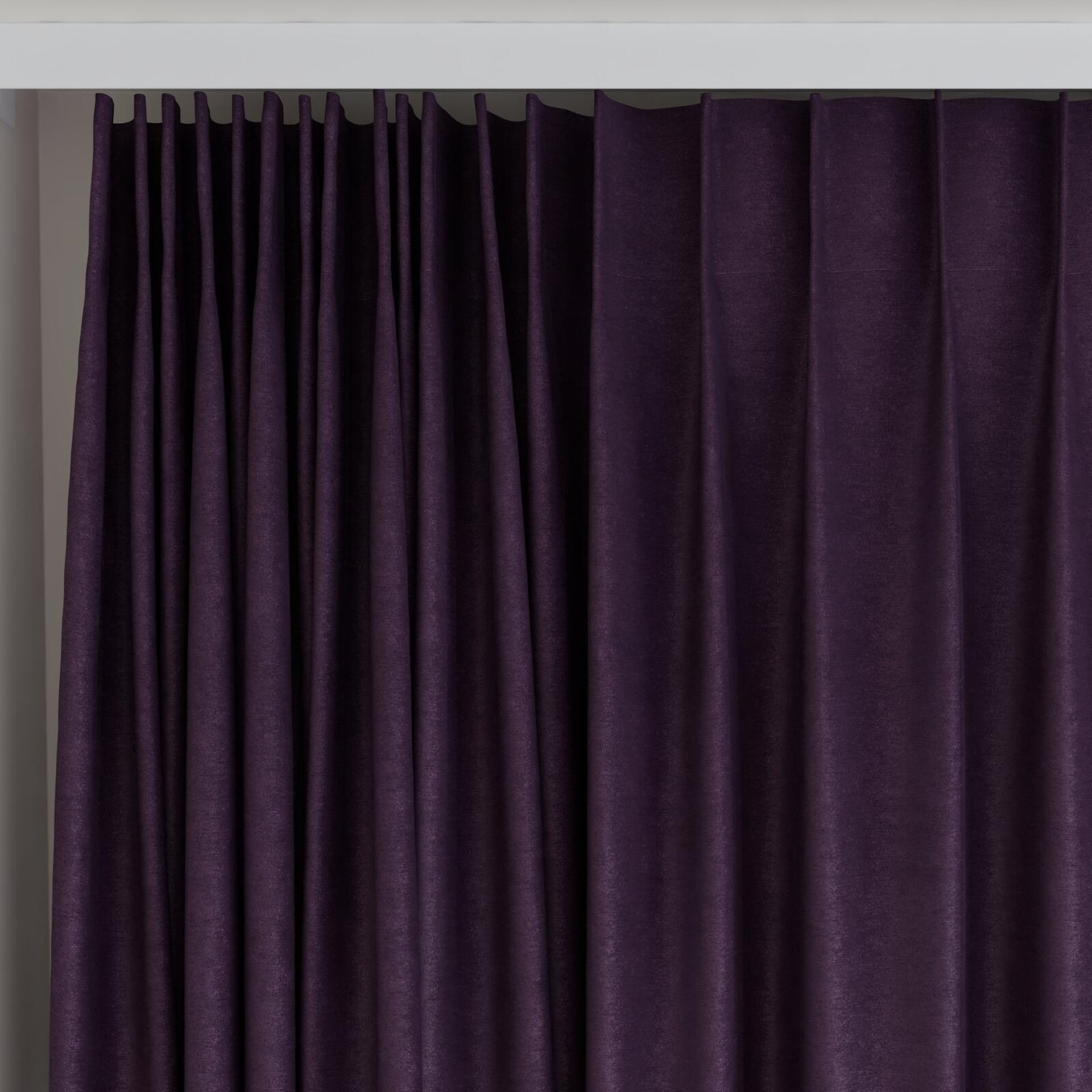 Top view of Baron Plum, on curtain rail