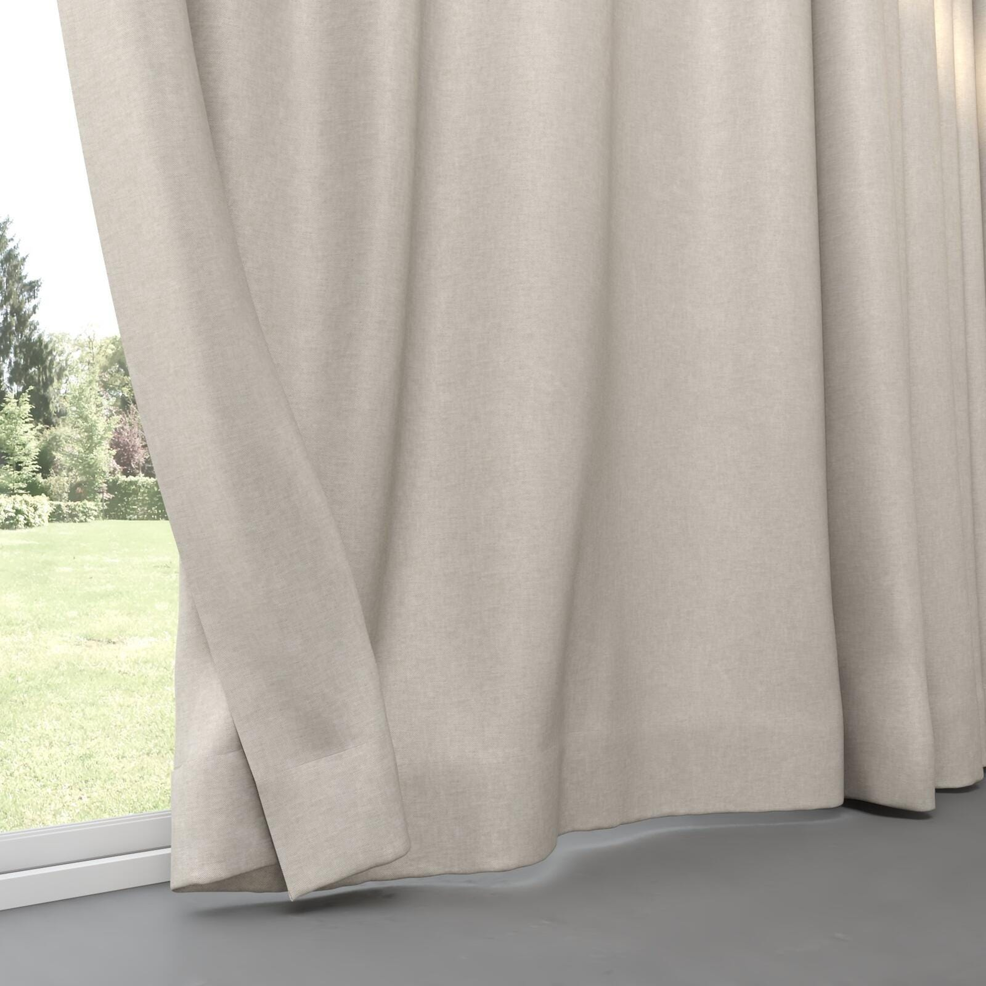 Bottom view of Glamour Oyster, pinch pleat
