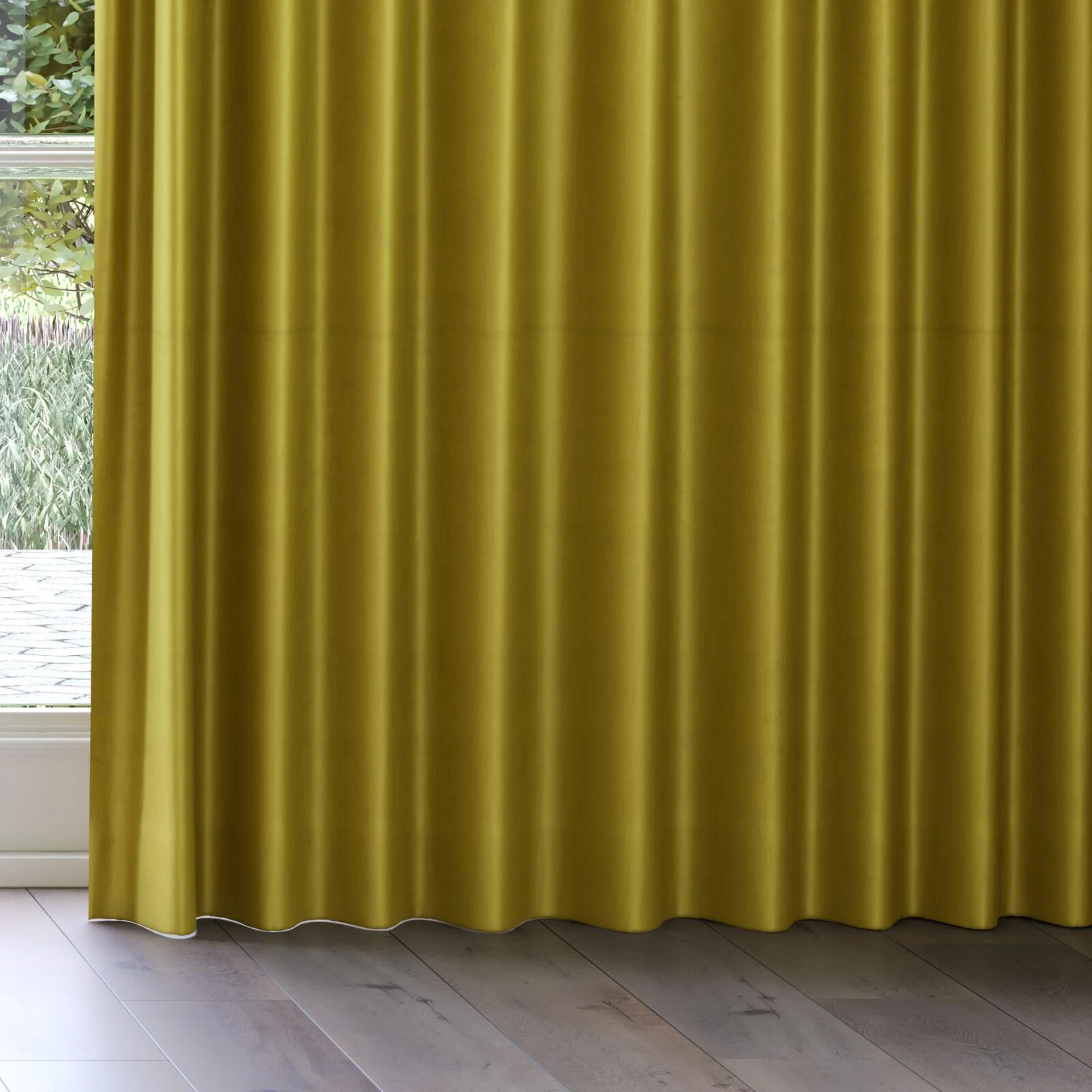 Bottom view of Warlock Chartreuse, on curtain rail