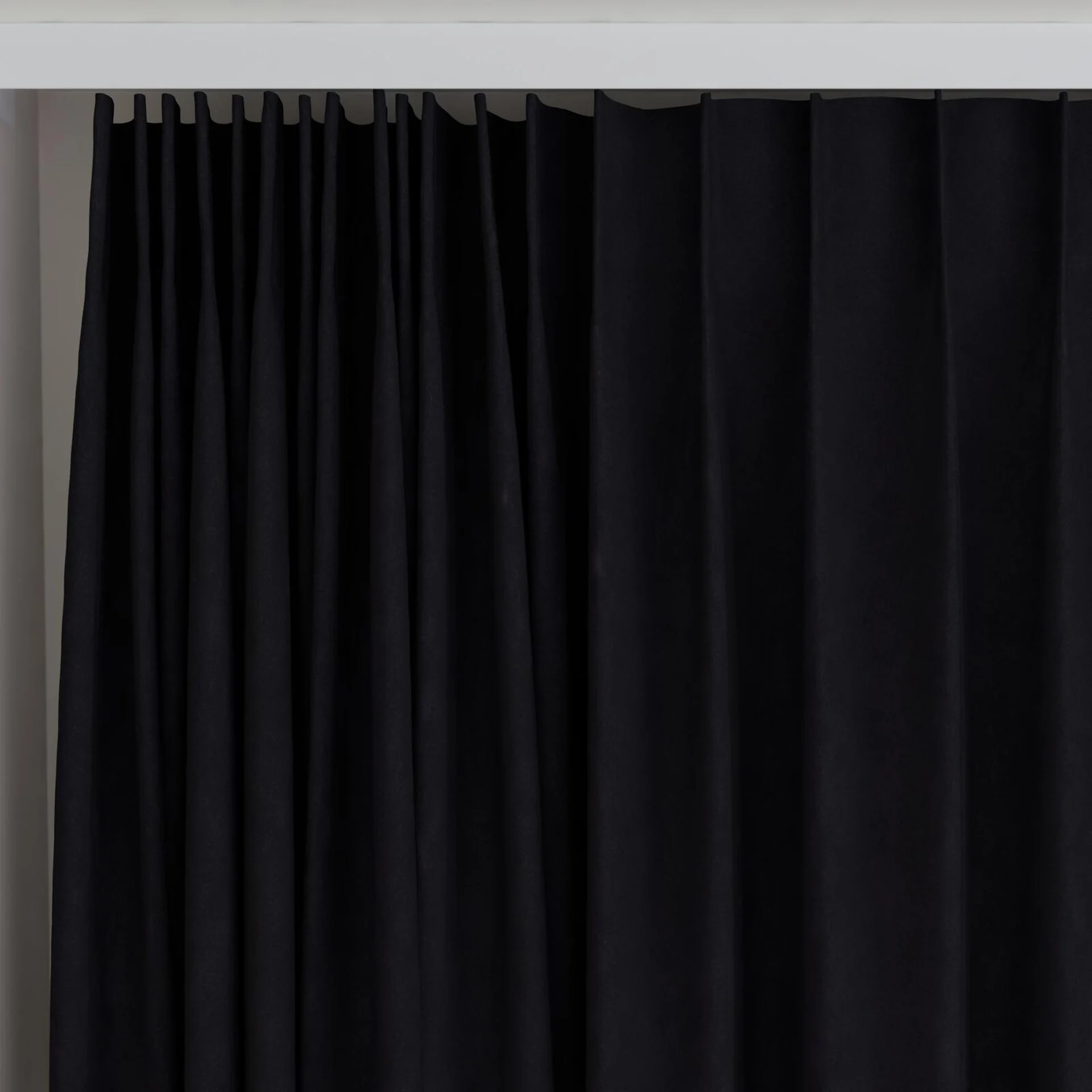 Top view of Lech Ebony, on curtain rail