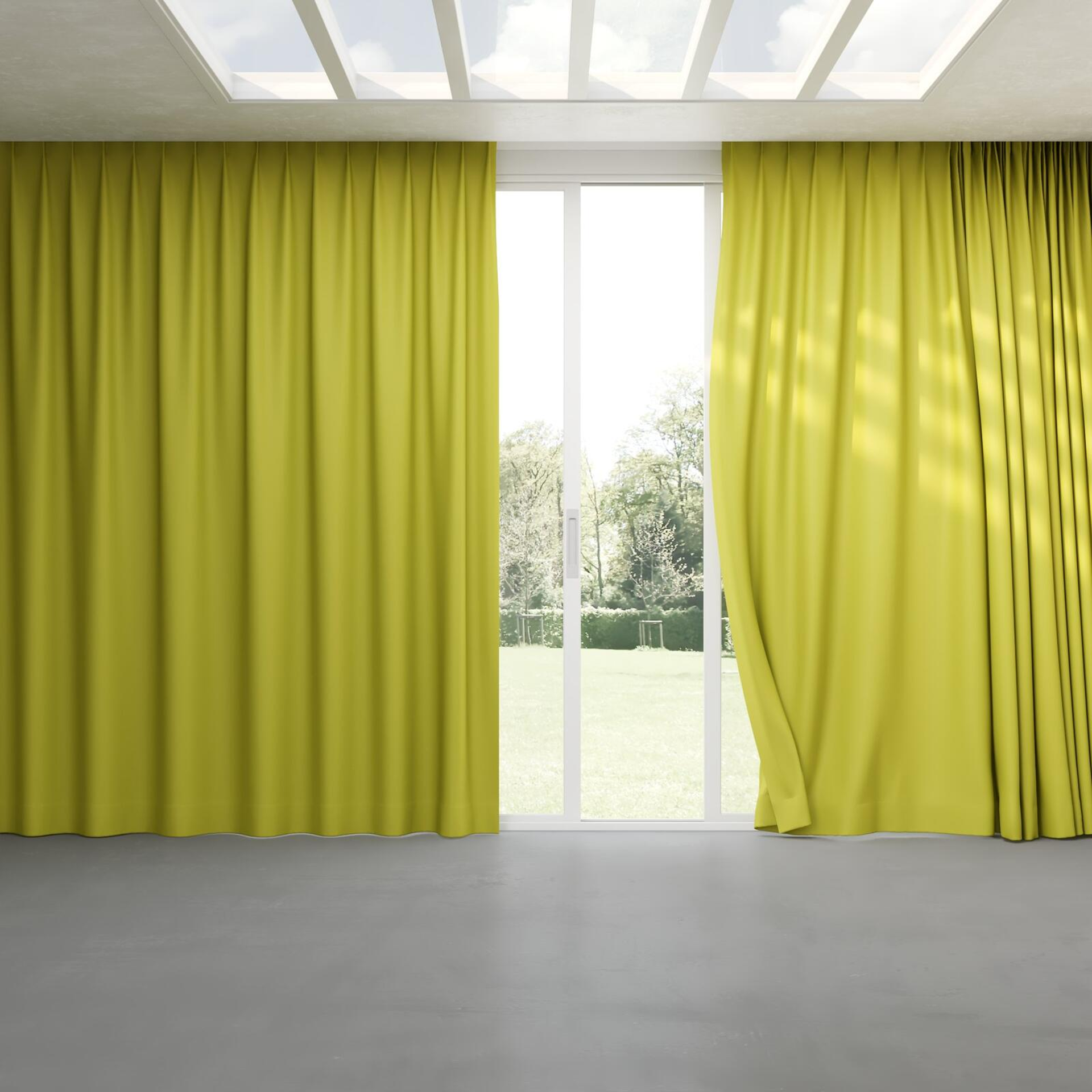 Full view of Blockbuster Boa, pinch pleat
