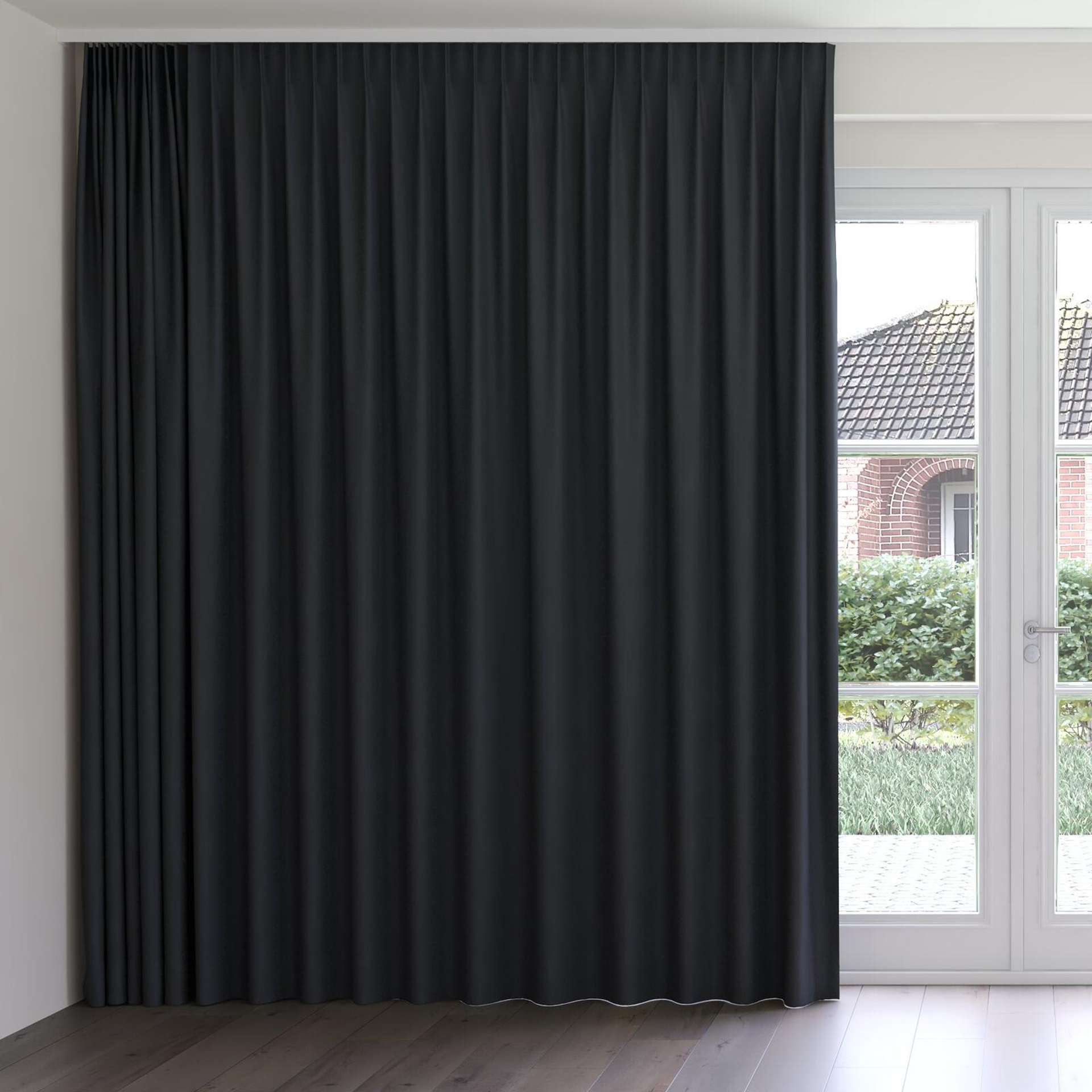 Front view of Dream Weaver 300 Steel, on curtain rail