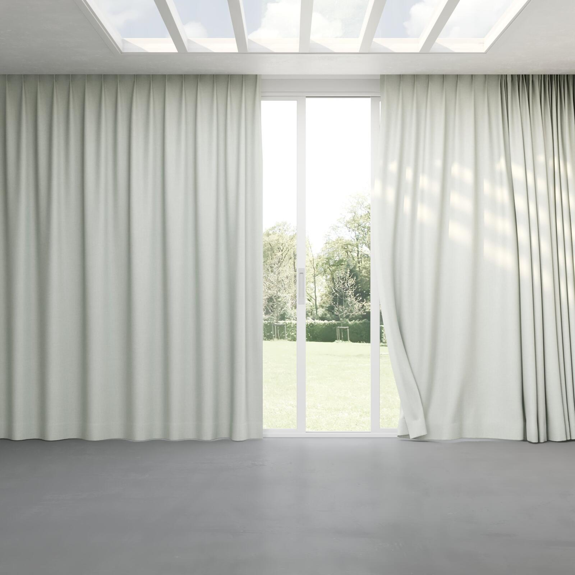 Full view of Cushy Silver, pinch pleat