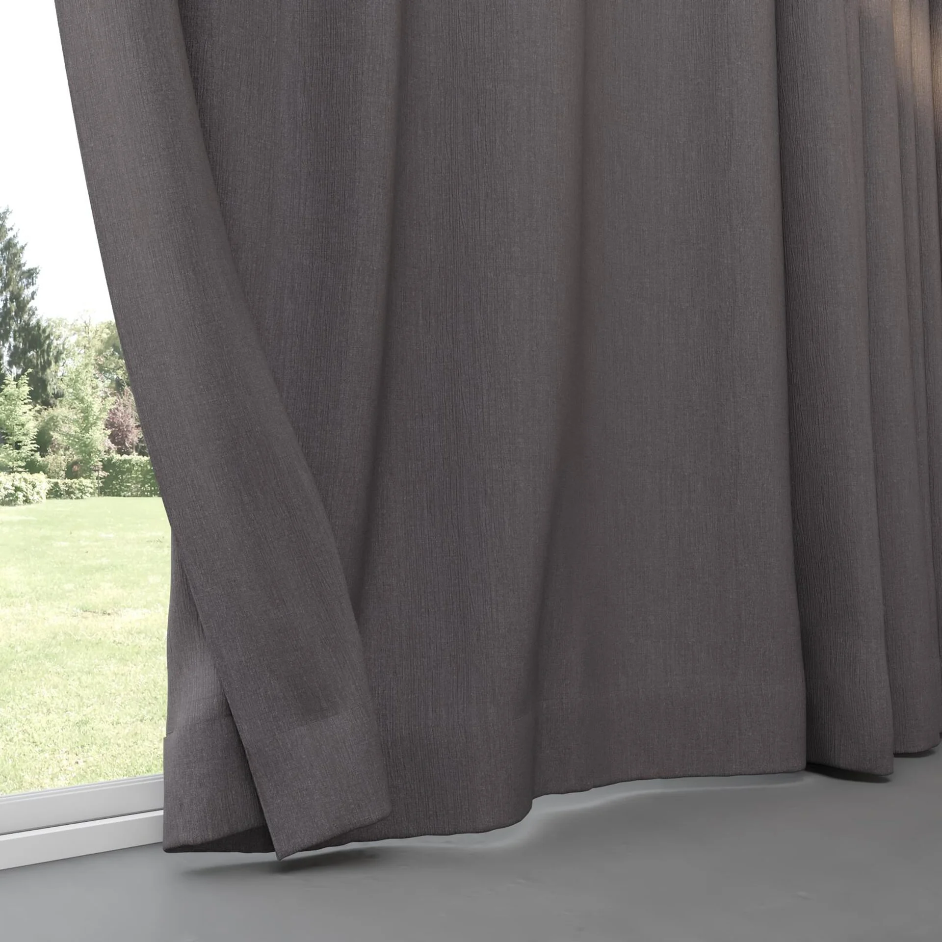 Bottom view of Northstar Dust, pinch pleat