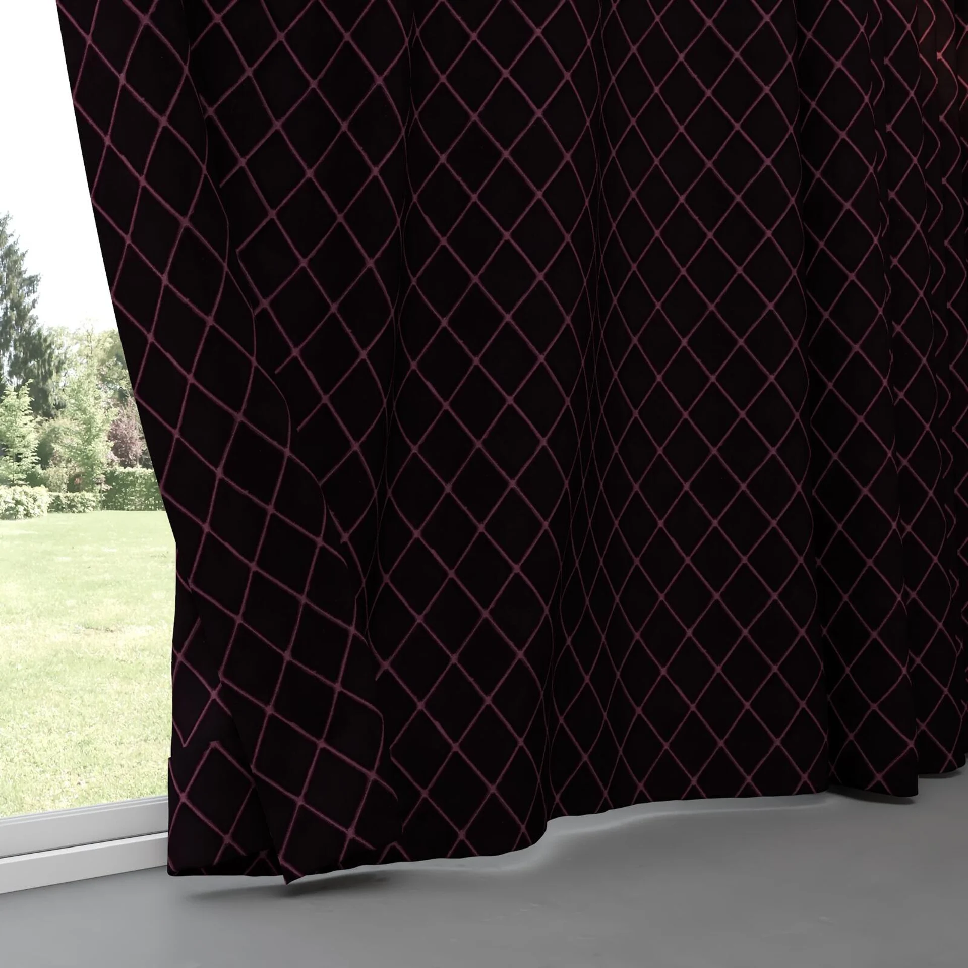 Bottom view of Pantheon Emperor, pinch pleat