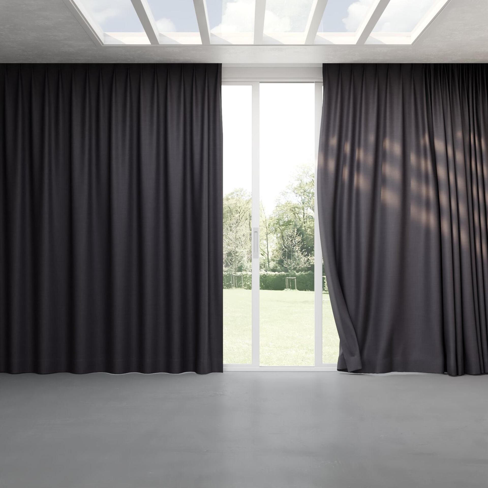 Full view of Keystone Ebony, pinch pleat