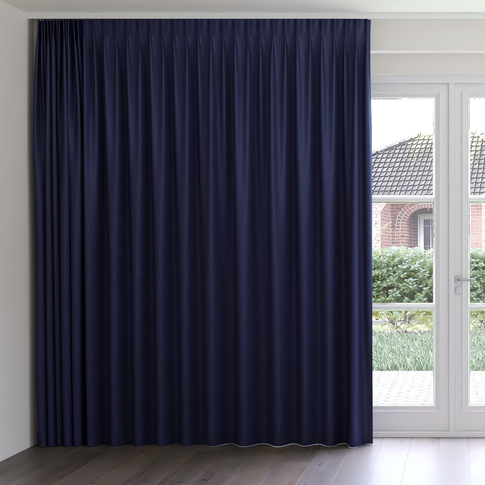 Front view of Drama Marine, on curtain rail