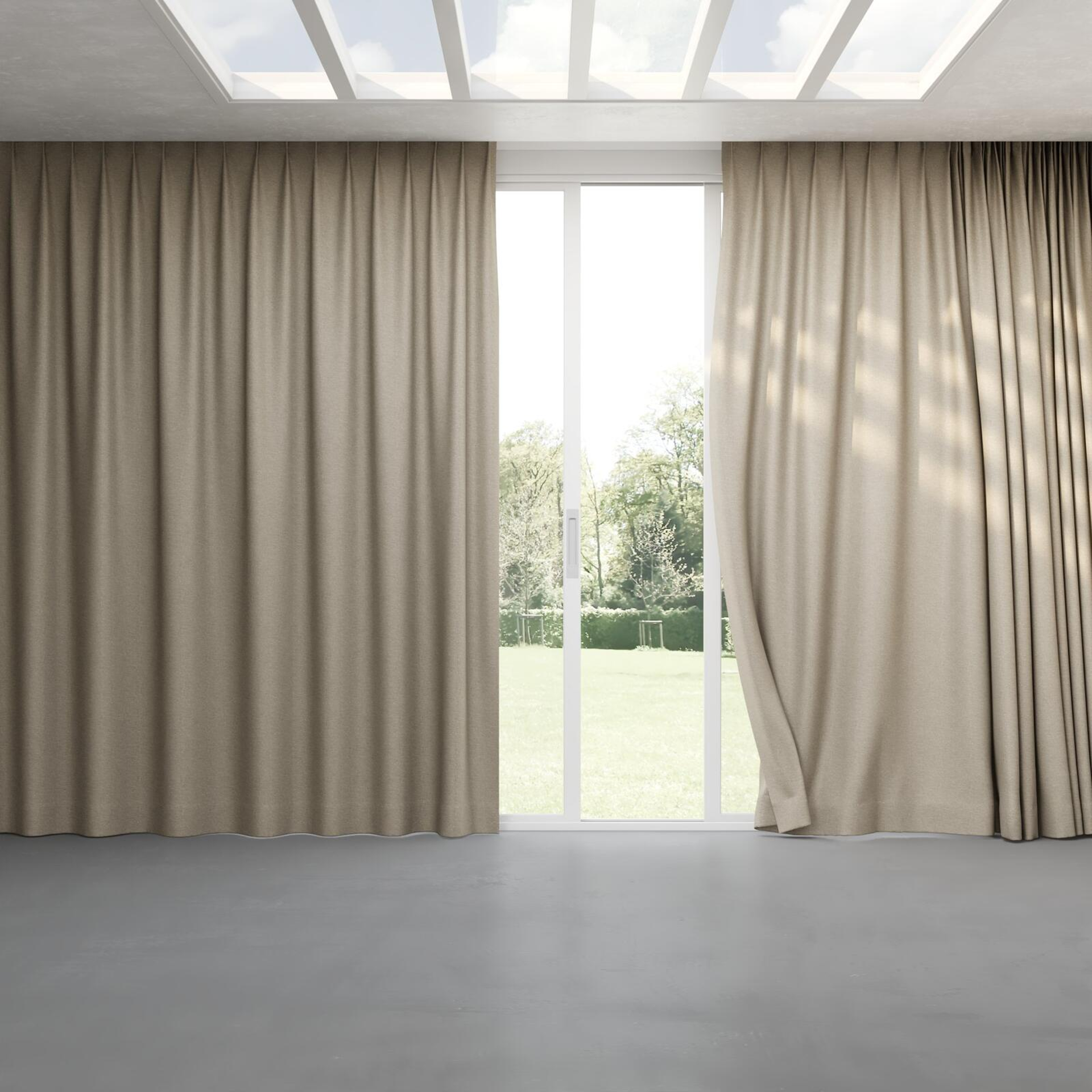Full view of Bravo Oyster, pinch pleat