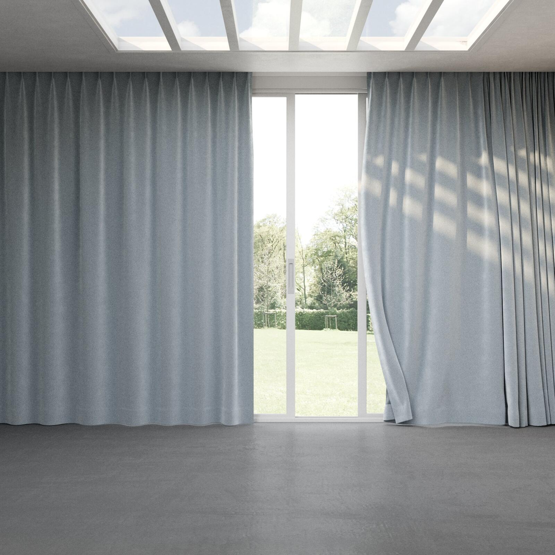 Full view of Geneva Horizon, pinch pleat