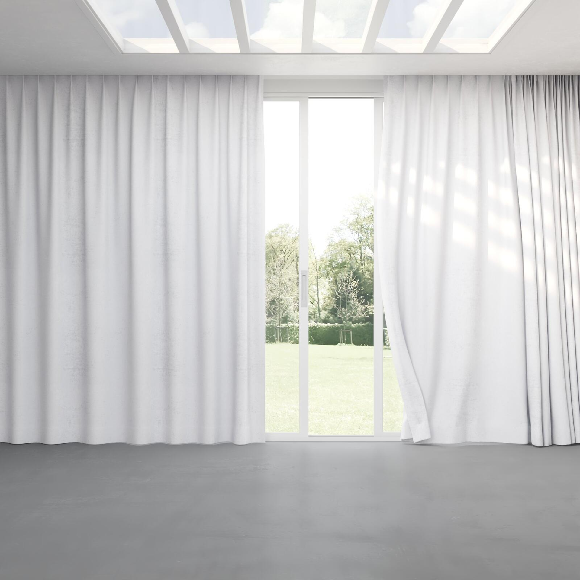 Full view of Lambada Snow, pinch pleat