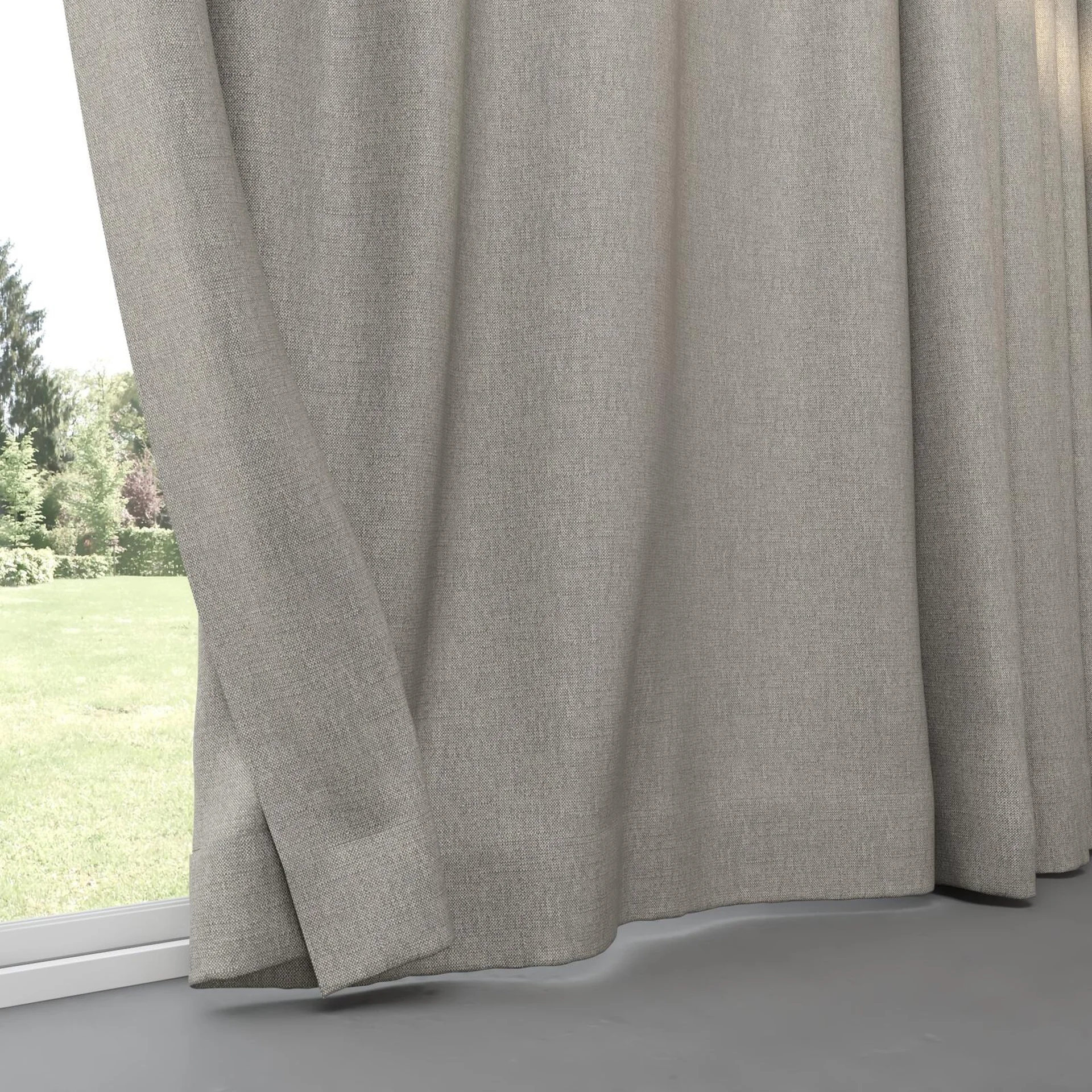 Bottom view of Gent Steel, pinch pleat